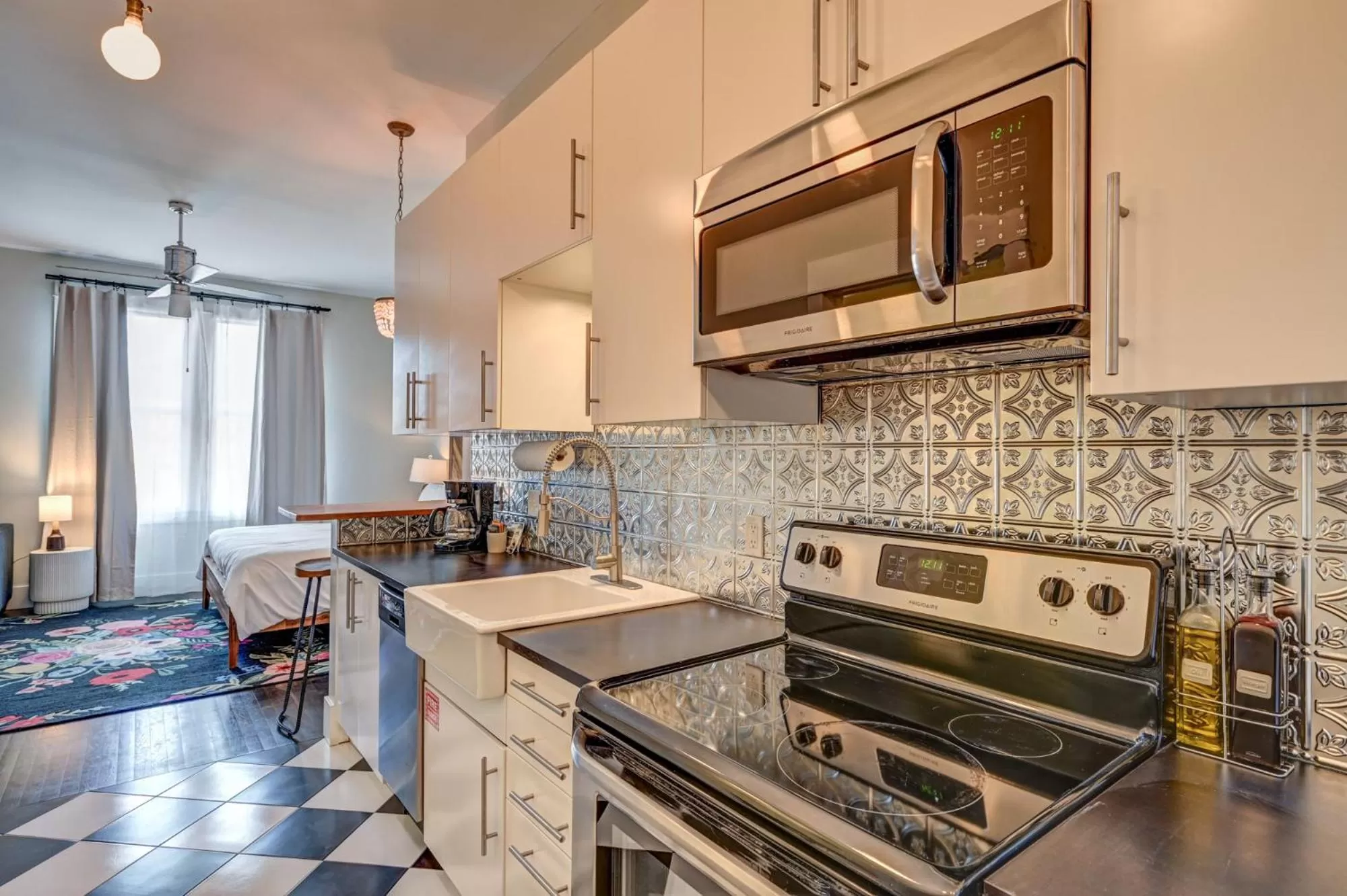 Kitchen/Kitchenette in South Main Residences by Surf Hotel