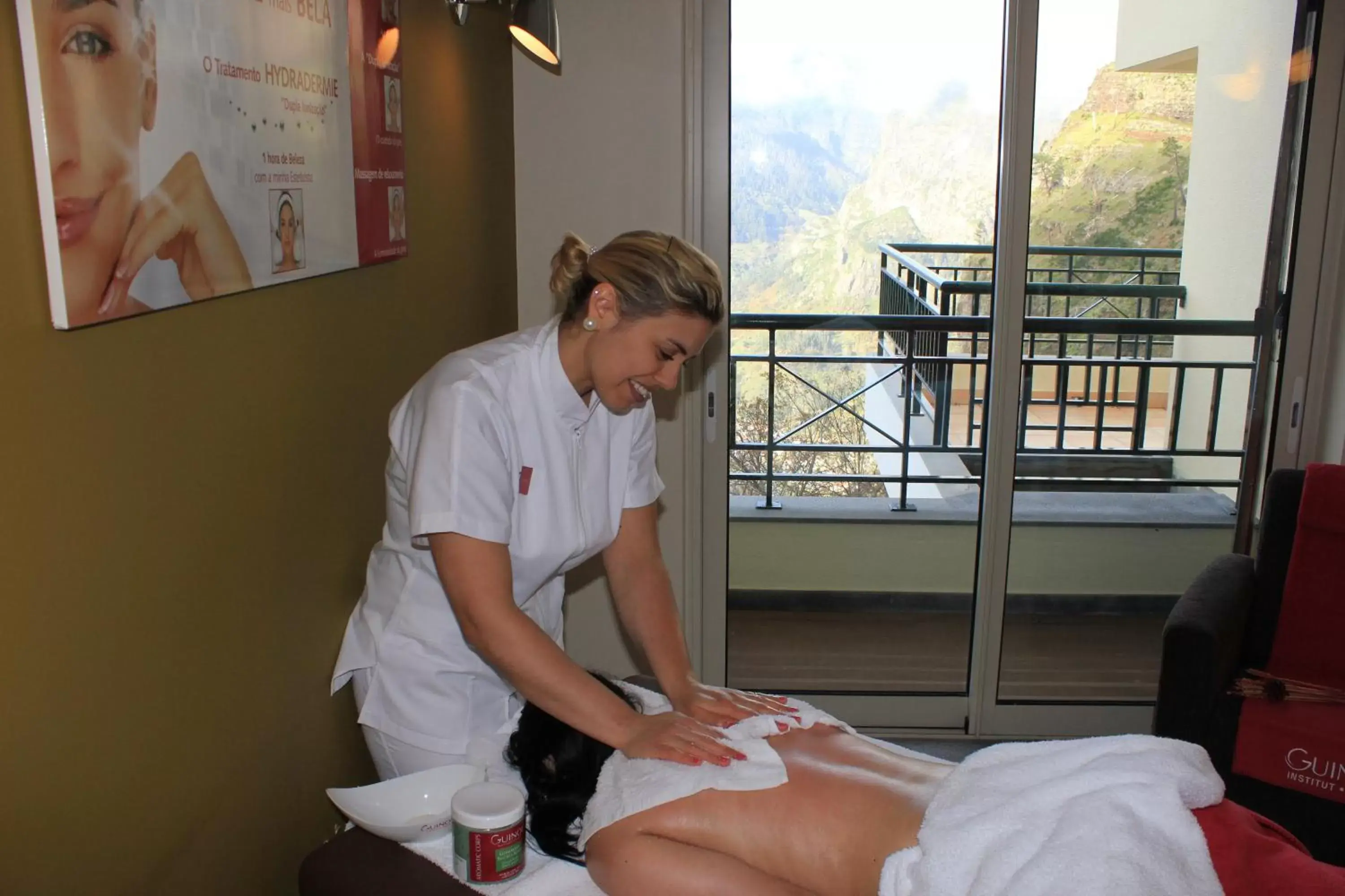 Massage in Eira do Serrado - Hotel & Spa