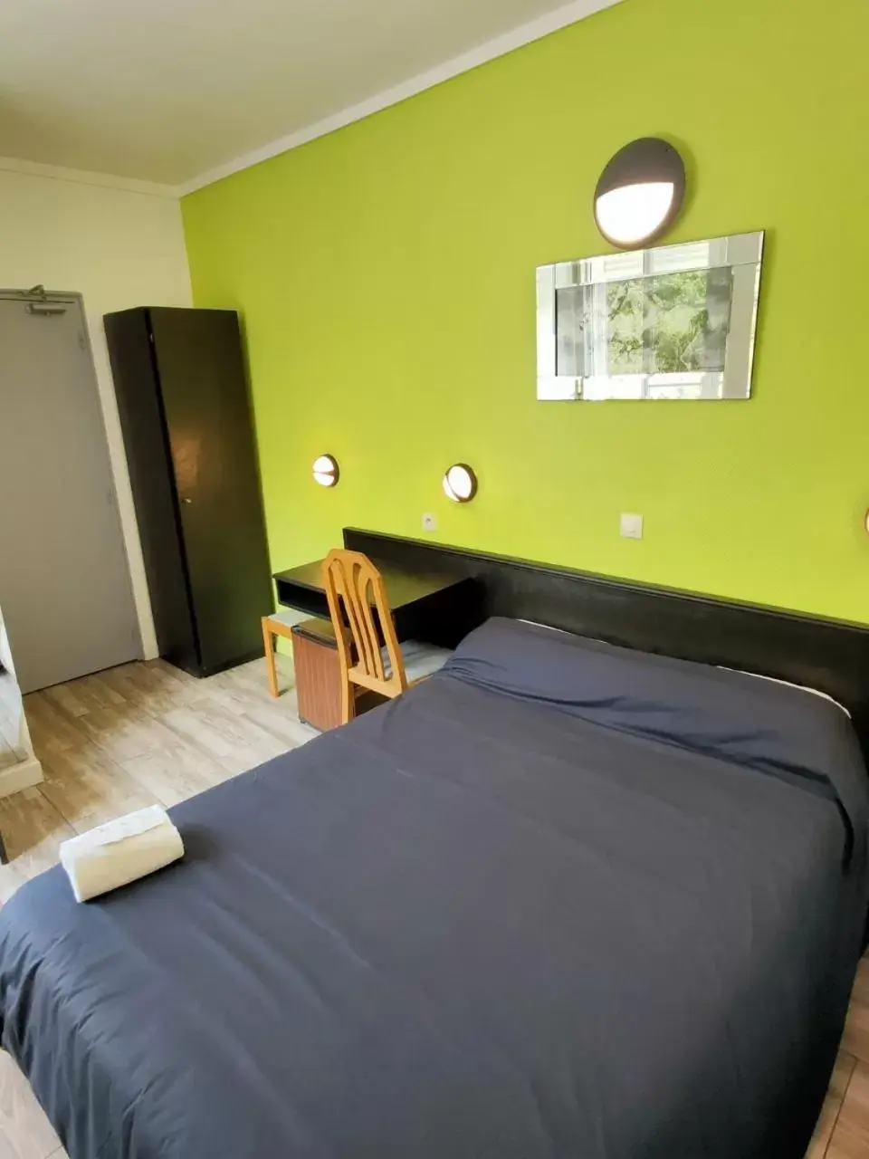Bedroom, Bed in Terminus Fontainebleau Avon