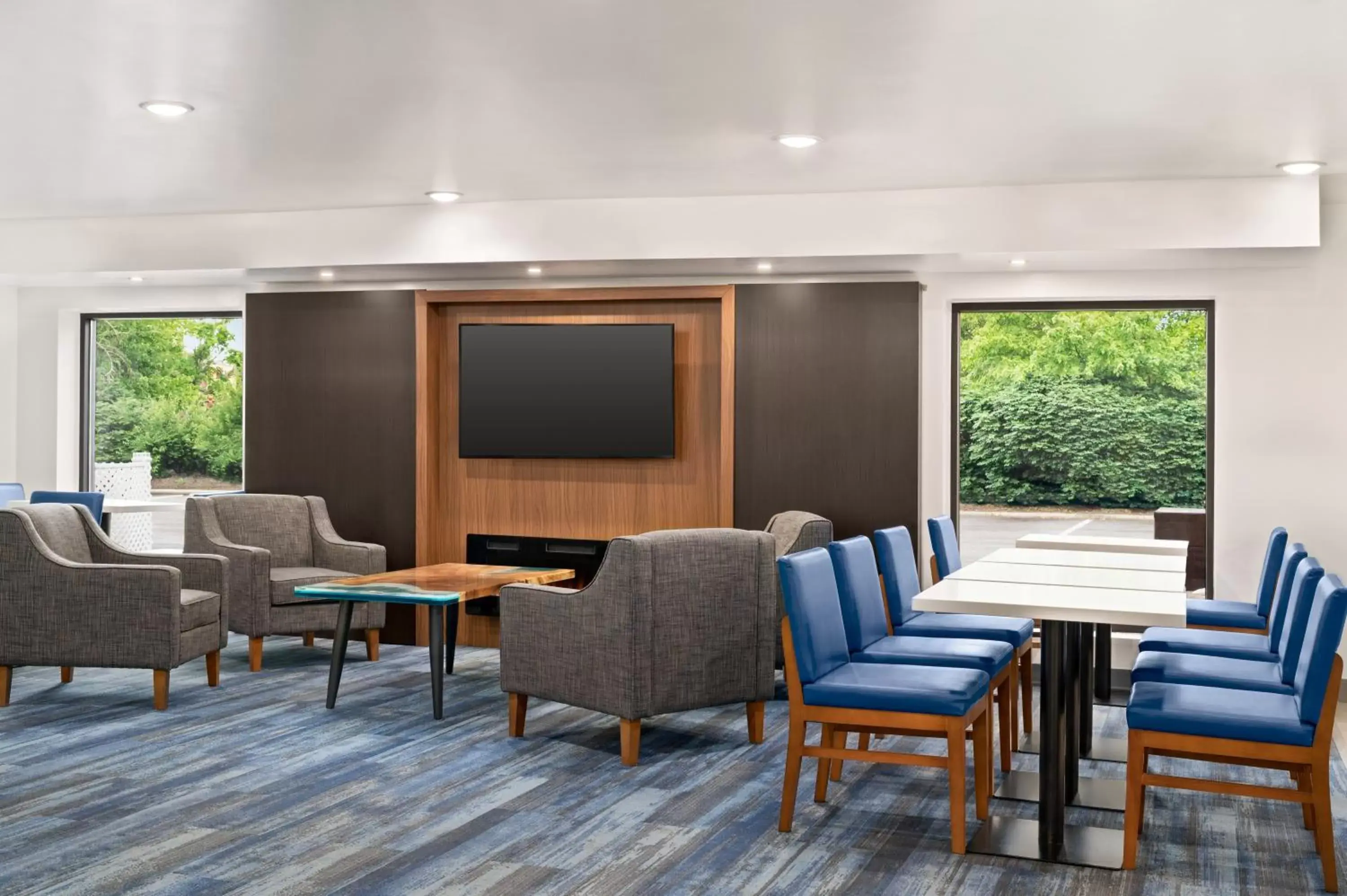 Lobby or reception, Seating Area in La Quinta Inn by Wyndham Columbus Dublin