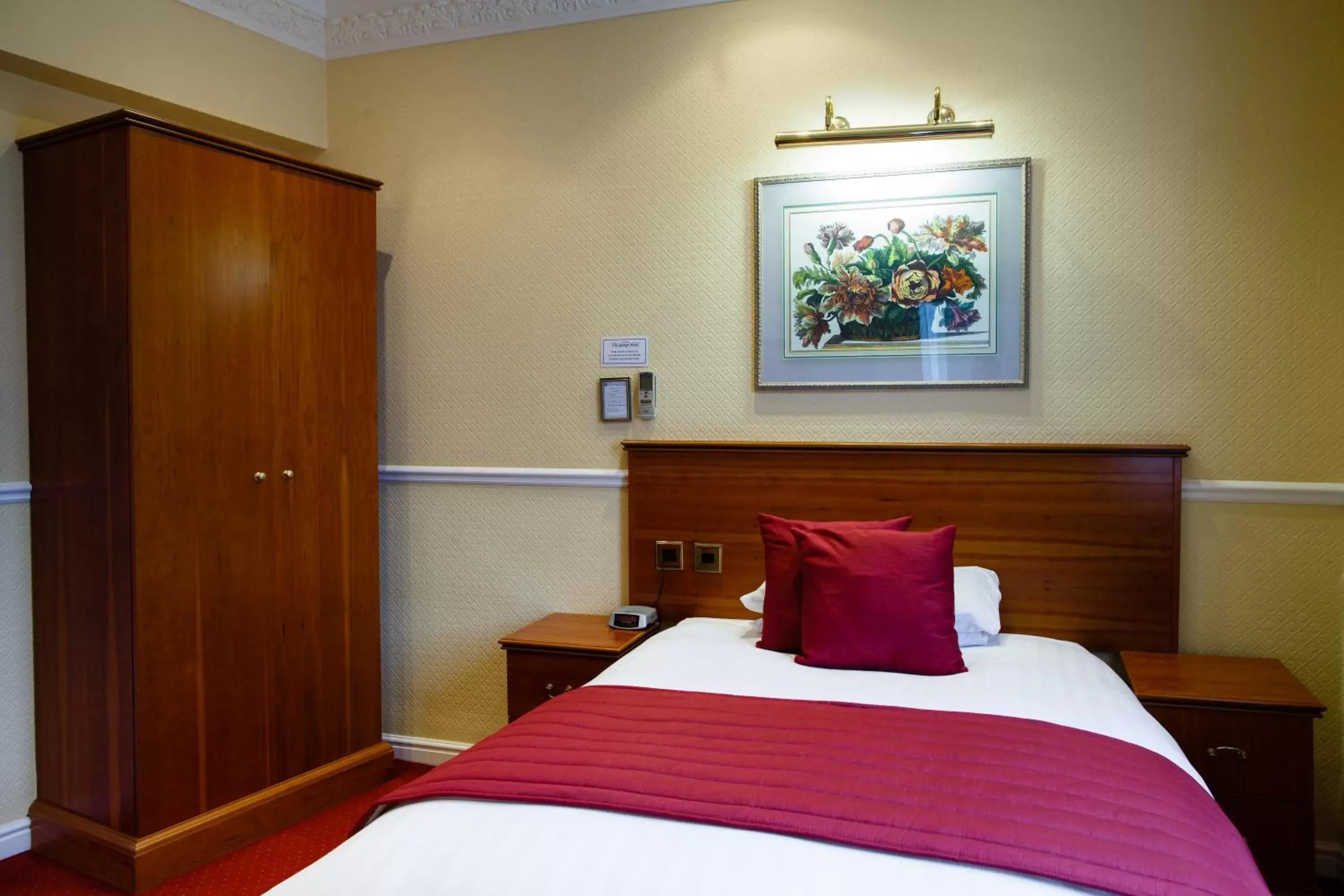 Bedroom, Room Photo in Best Western Lichfield City Centre The George Hotel