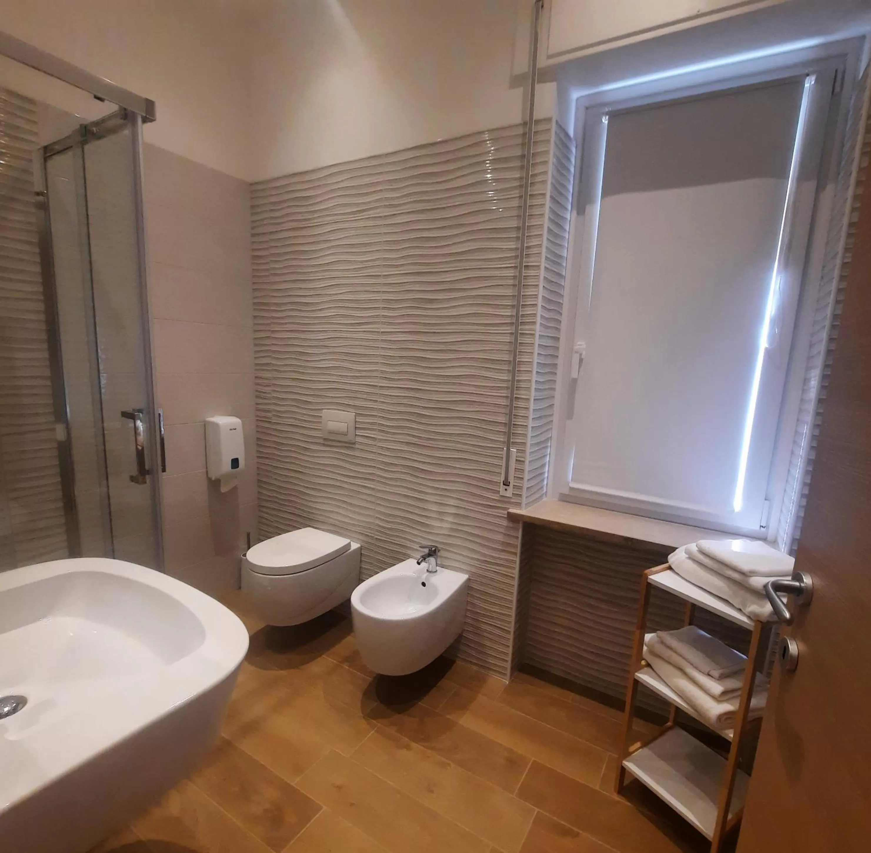 Shower in Hotel Porta Rivera