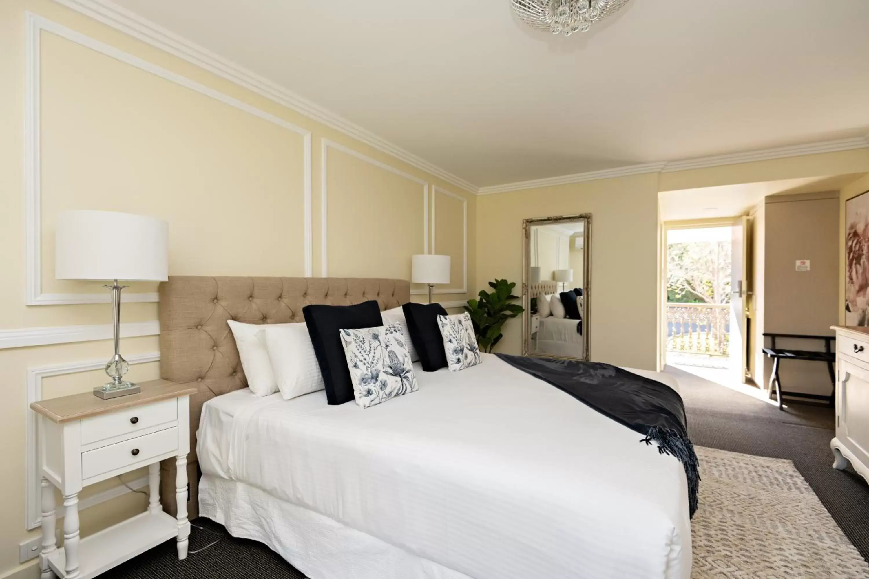 Bed in Lincoln Downs Resort Batemans Bay, Signature Collection by Best Western