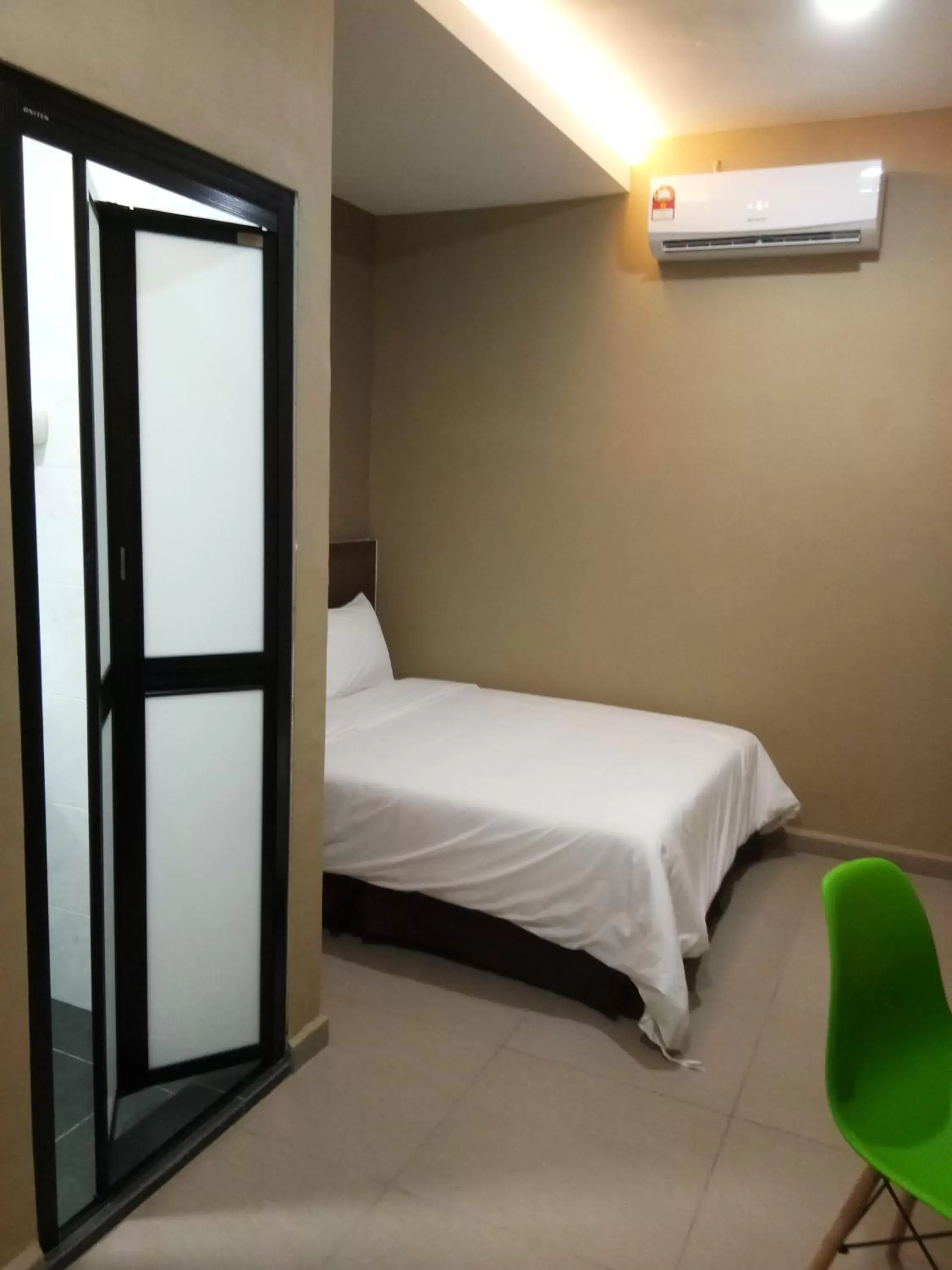 Bedroom, Bed in Asiago Hotel