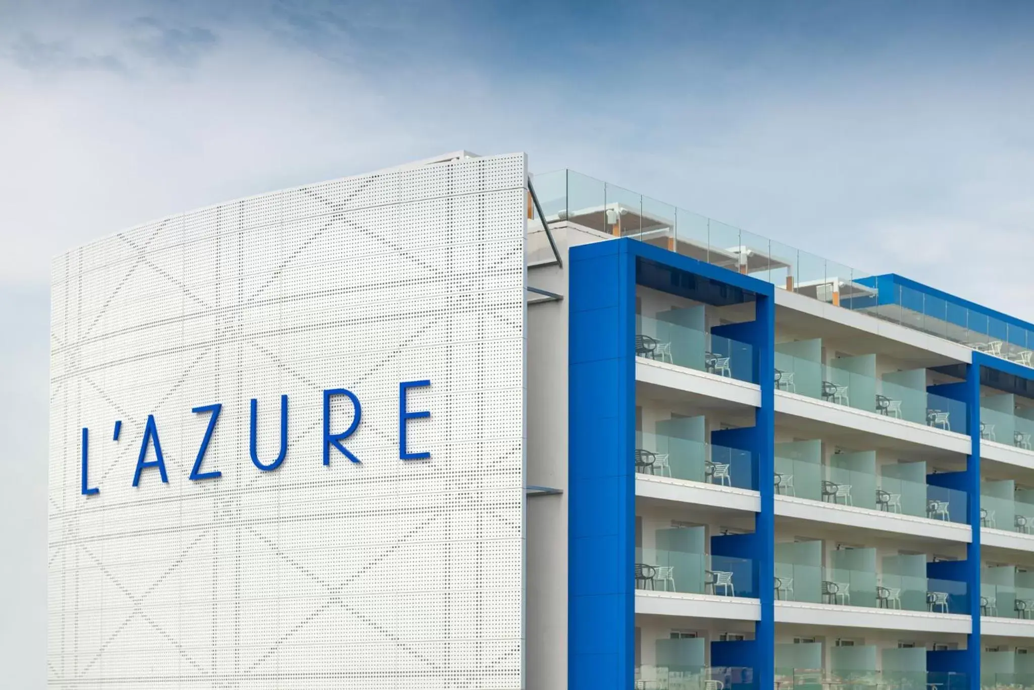 Facade/entrance, Property Building in L'Azure Hotel 4* Sup