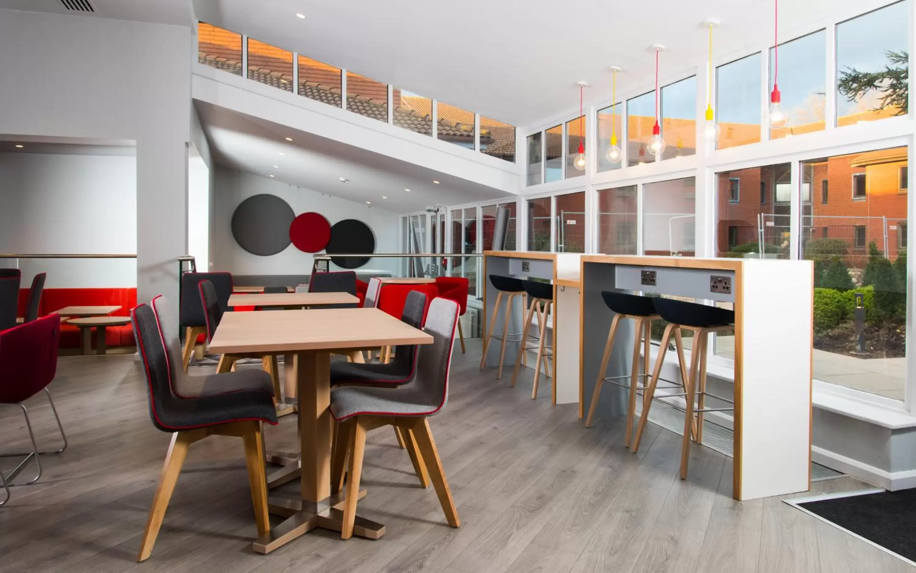 Restaurant/places to eat in Holiday Inn Express Portsmouth – North by IHG Restaurant/places to eat in Holiday Inn Express Portsmouth – North by IHG