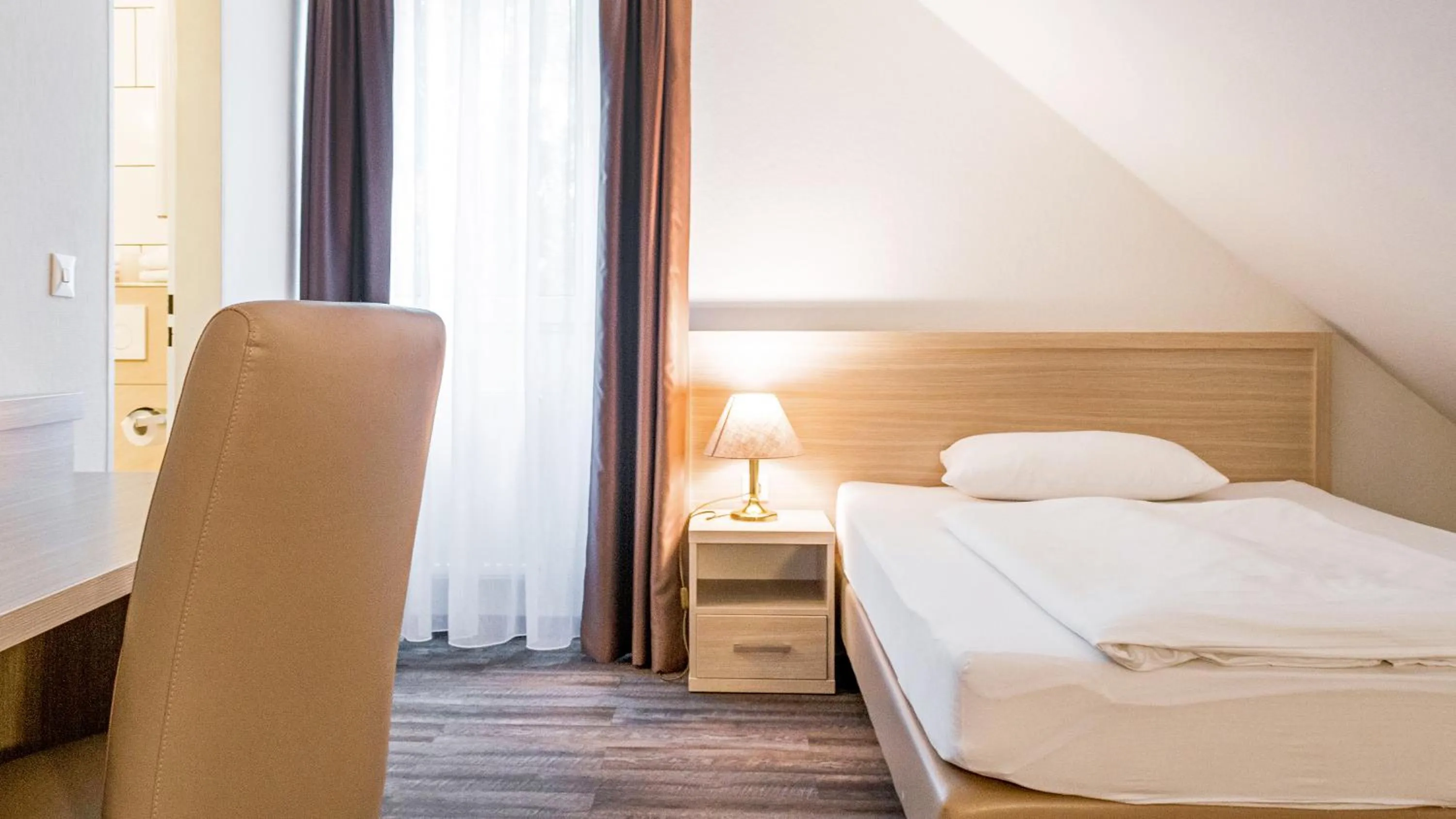 Bed in Air Hotel Wartburg