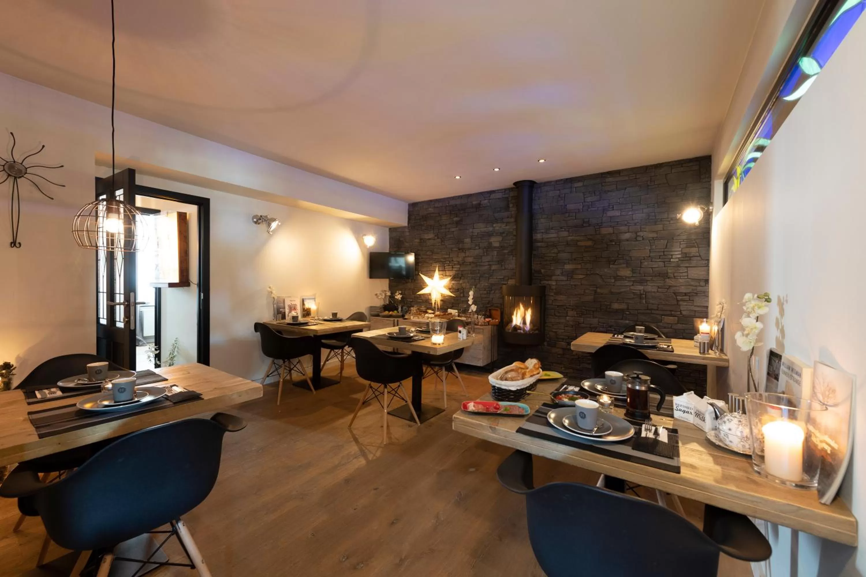 Restaurant/places to eat in B&B Montenakerhof