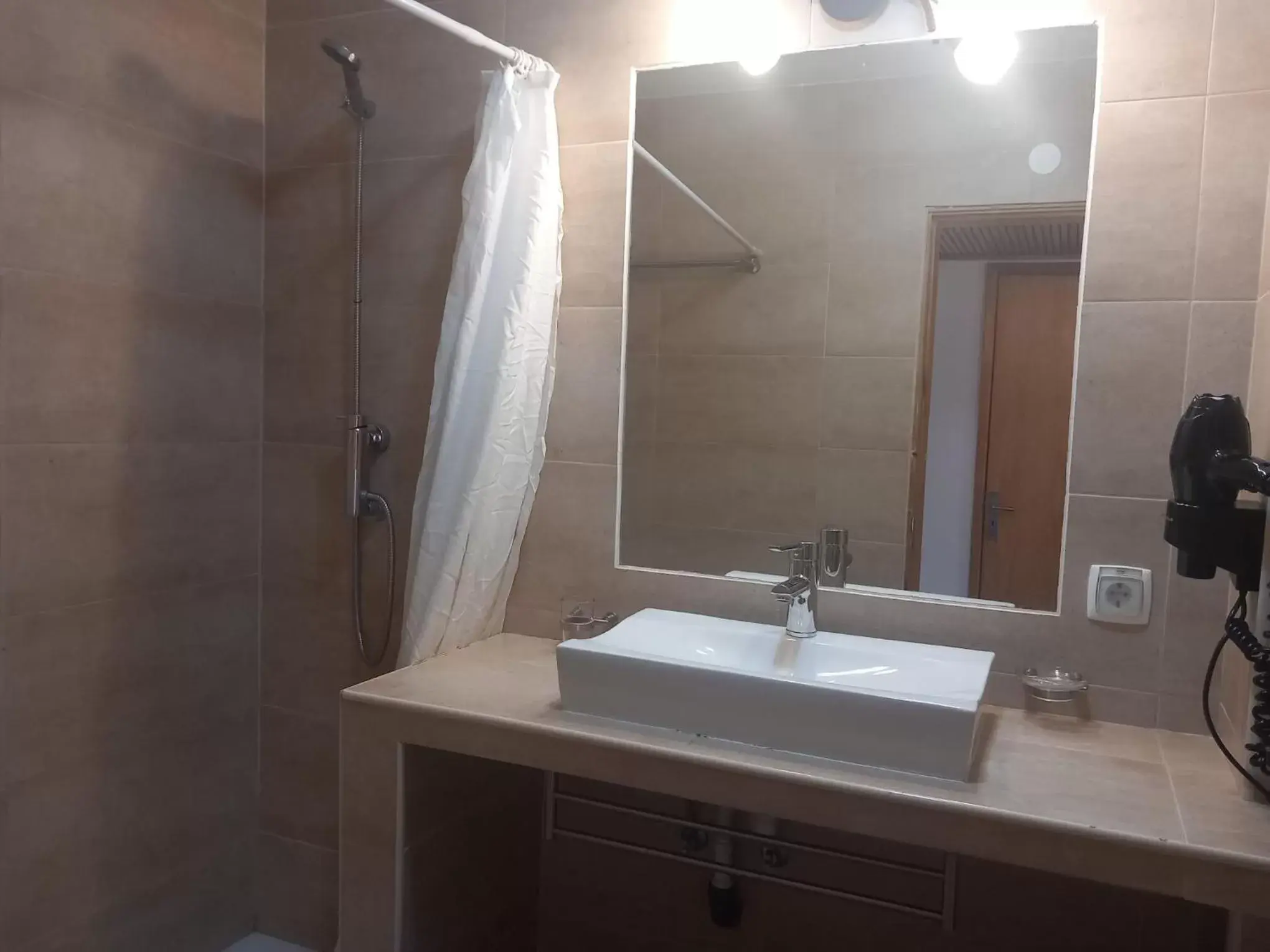 Shower, Bathroom in Apartamentos Honorio - Pool and Garden