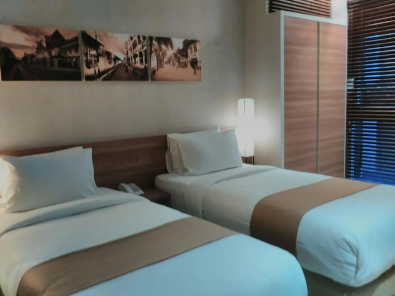 Photo of the whole room, Bed in Chic Quarter