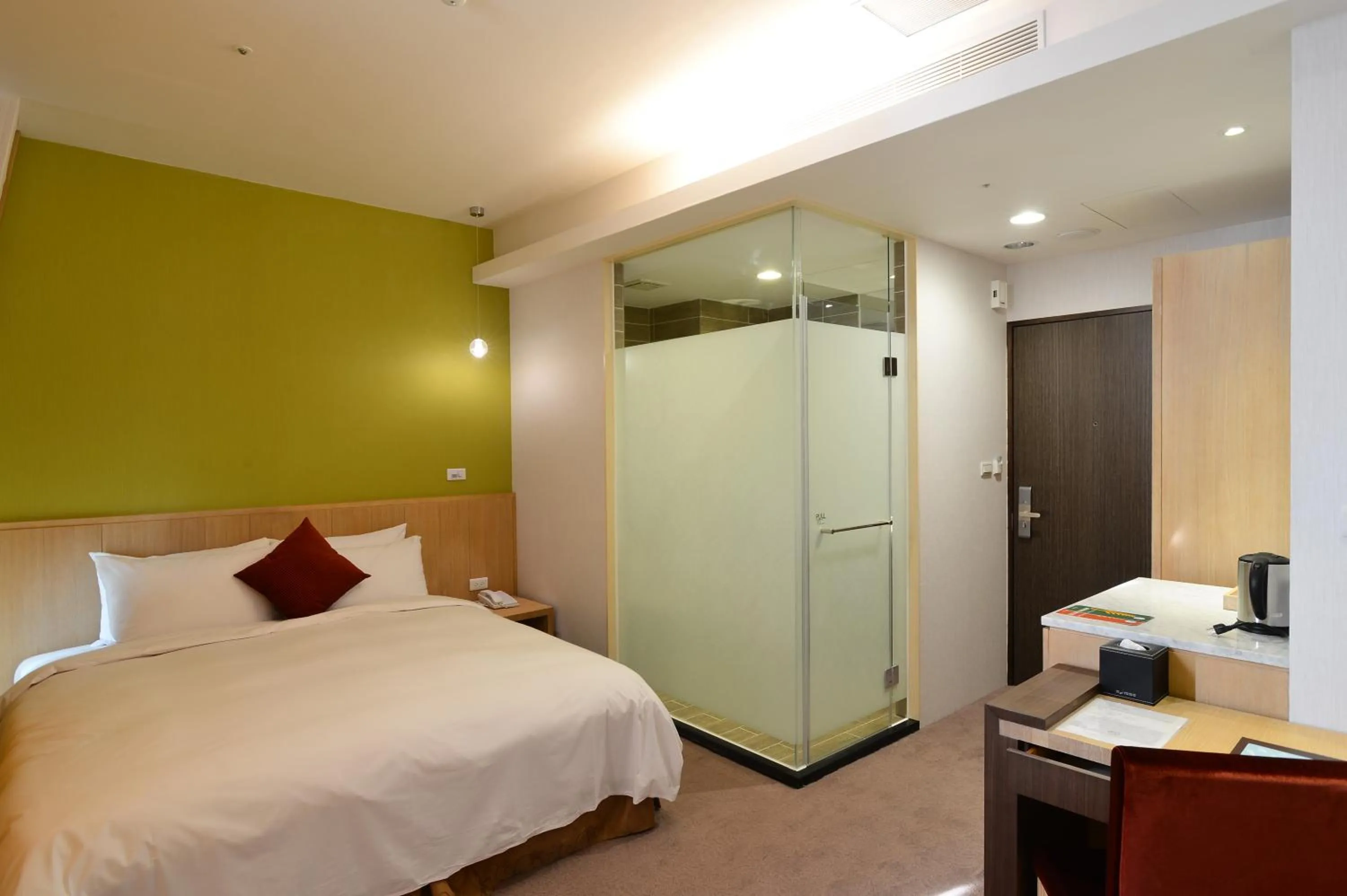 Bedroom, Bed in In Young Hotel