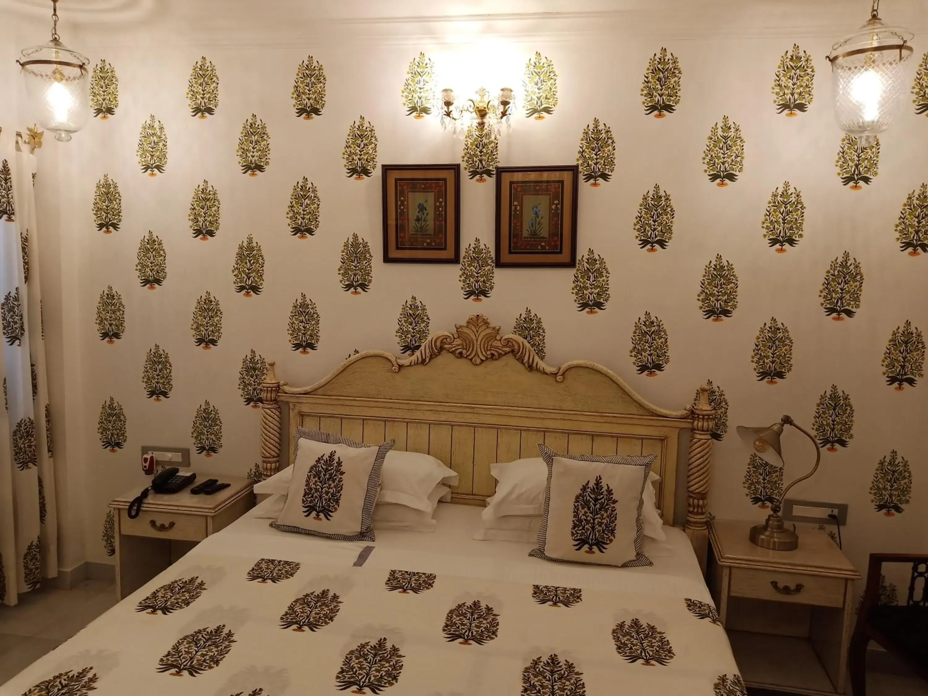 Bed in Jagat Niwas Palace Hotel