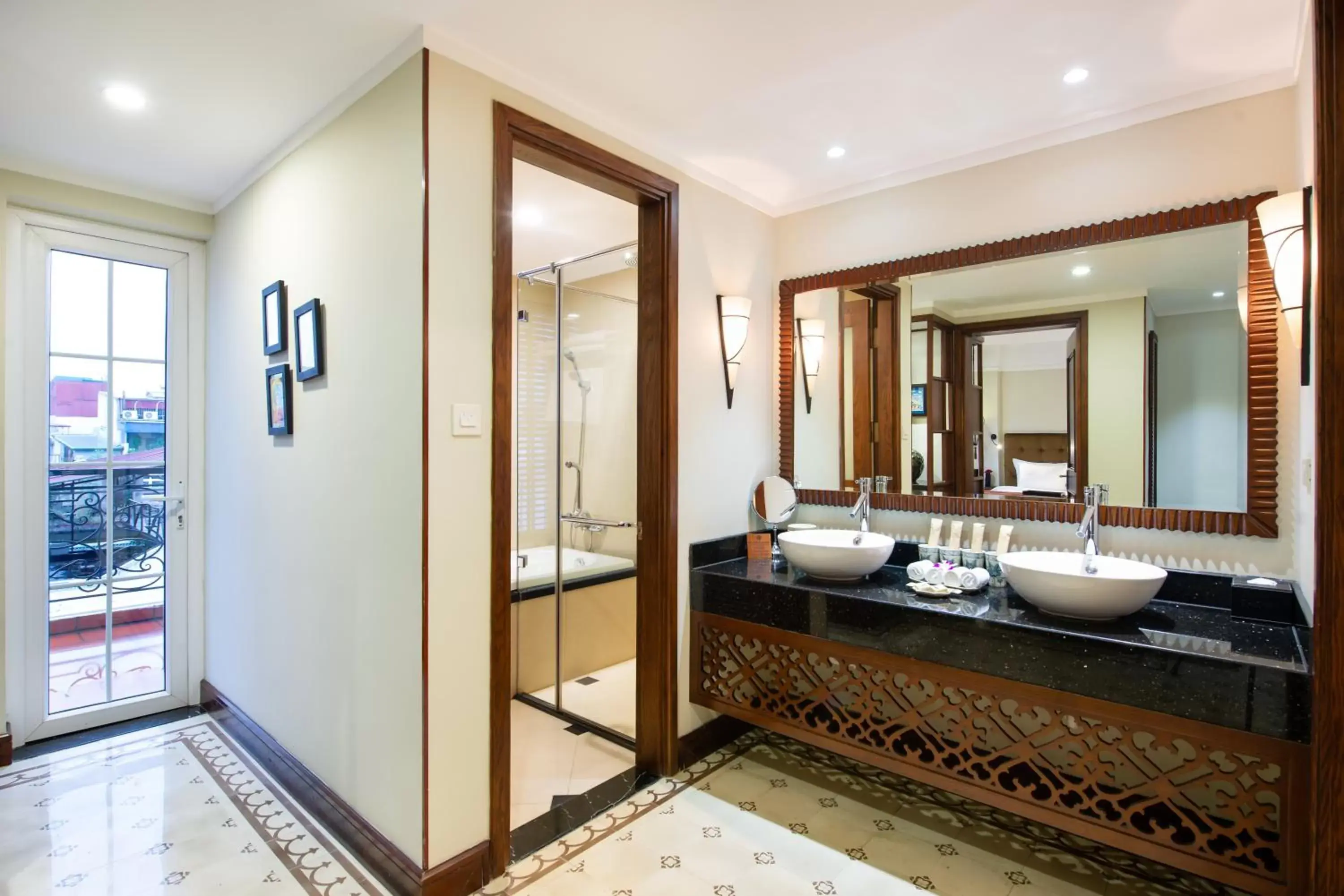 Bathroom in Hanoi La Siesta Hotel & Spa