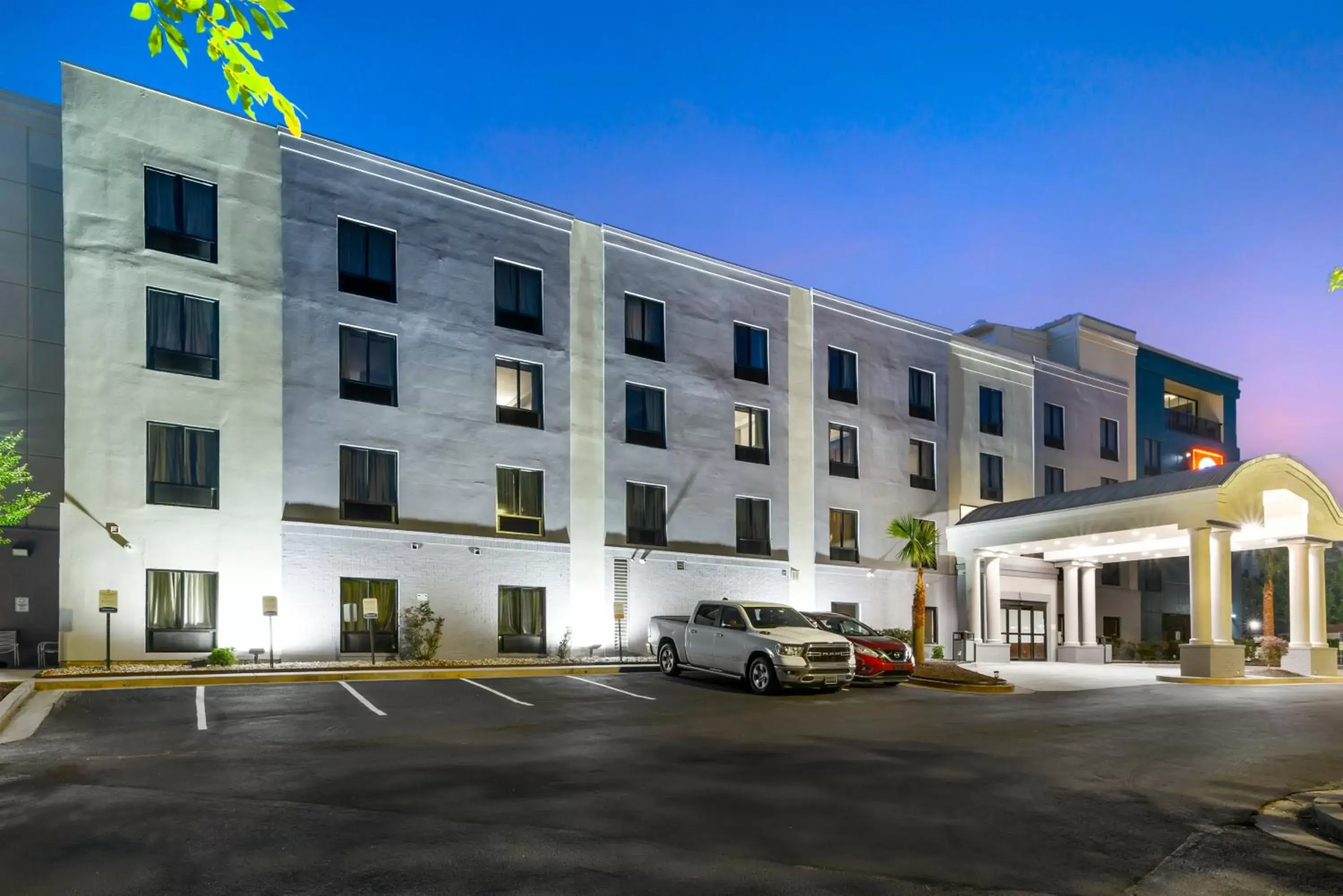 Property Building in Comfort Suites Atlanta Airport