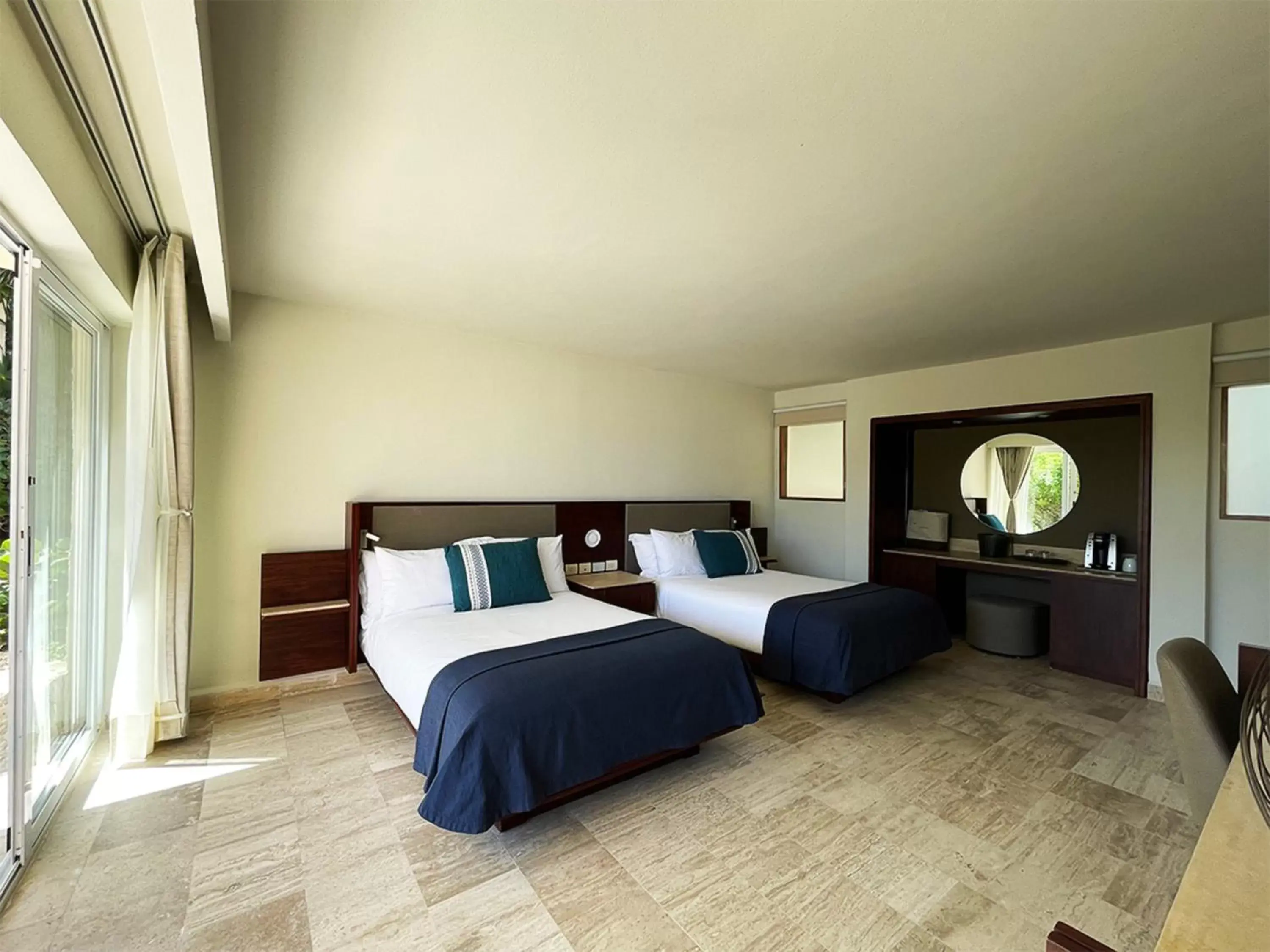 Photo of the whole room, Bed in Grand Park Royal Cancun