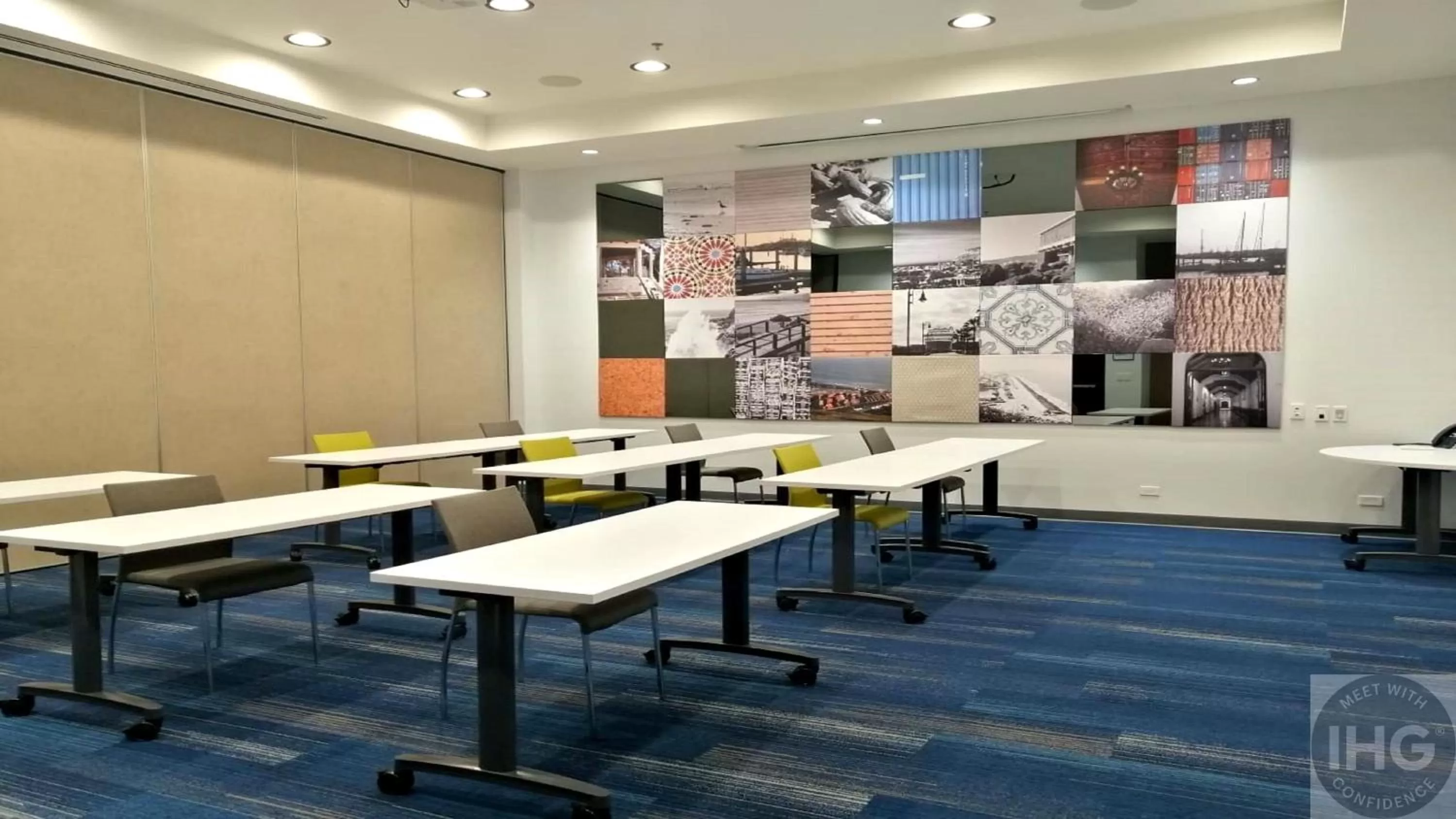 Meeting/conference room in Holiday Inn Express & Suites - Ensenada Centro by IHG