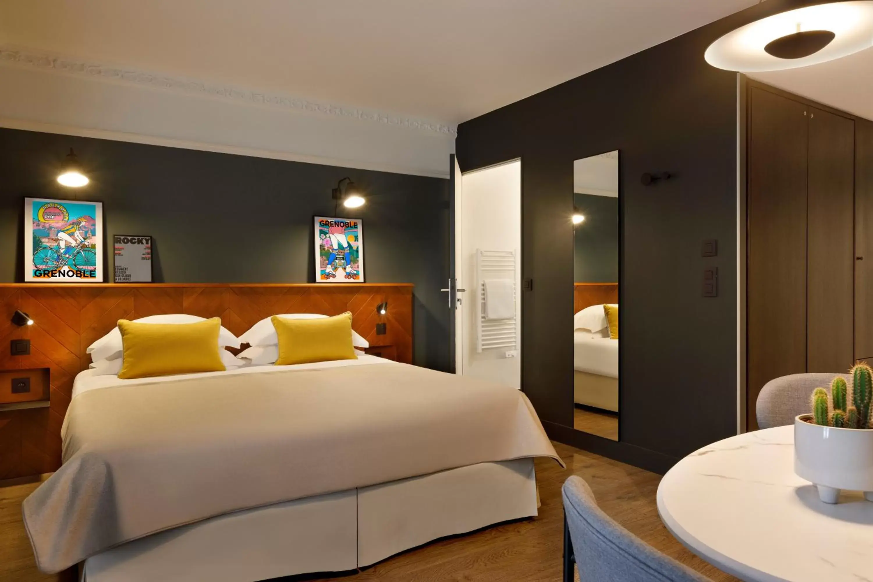 Photo of the whole room, Bed in RockyPop Grenoble Hotel