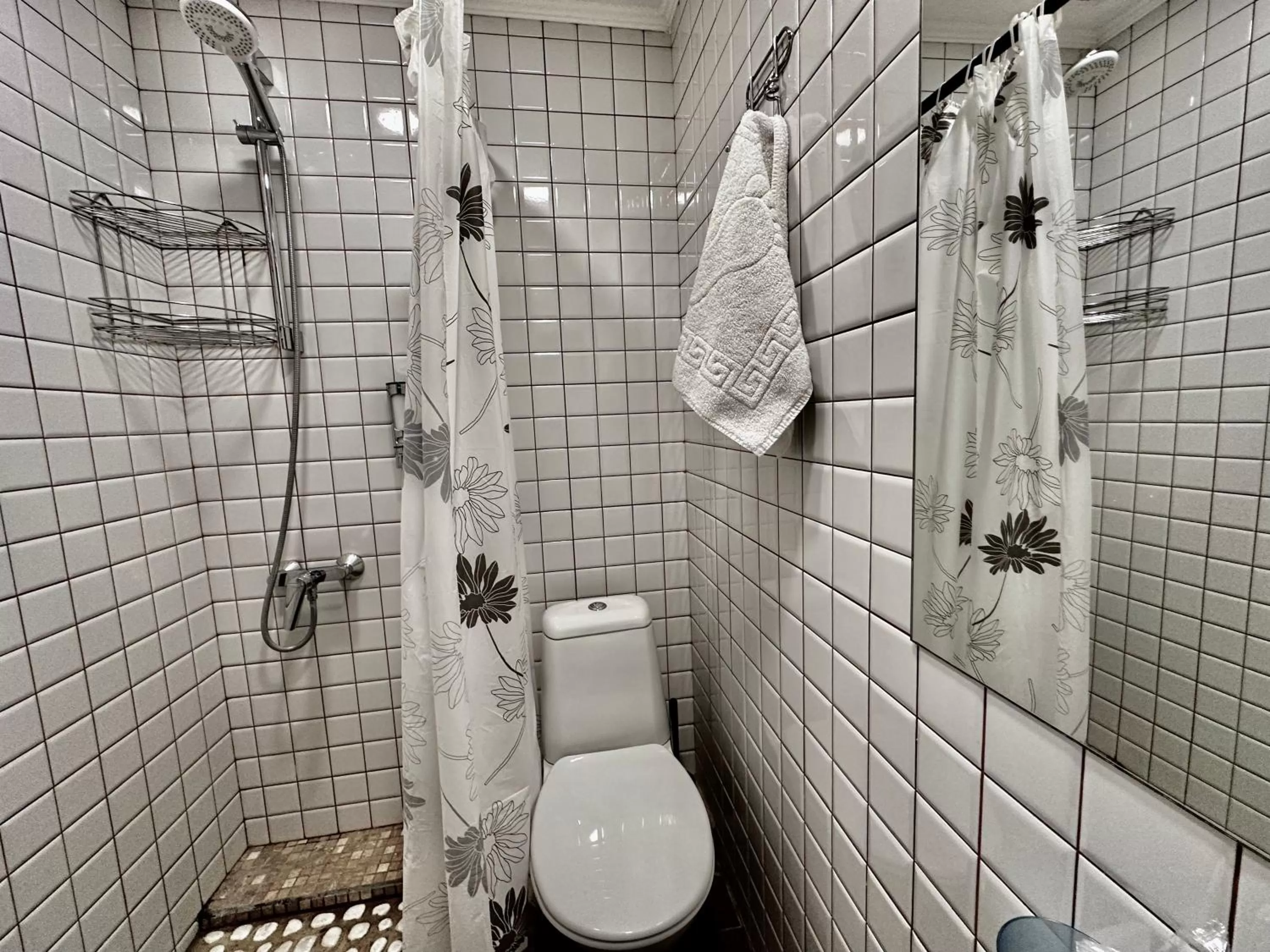 Toilet in Kindli Boutique Hotel