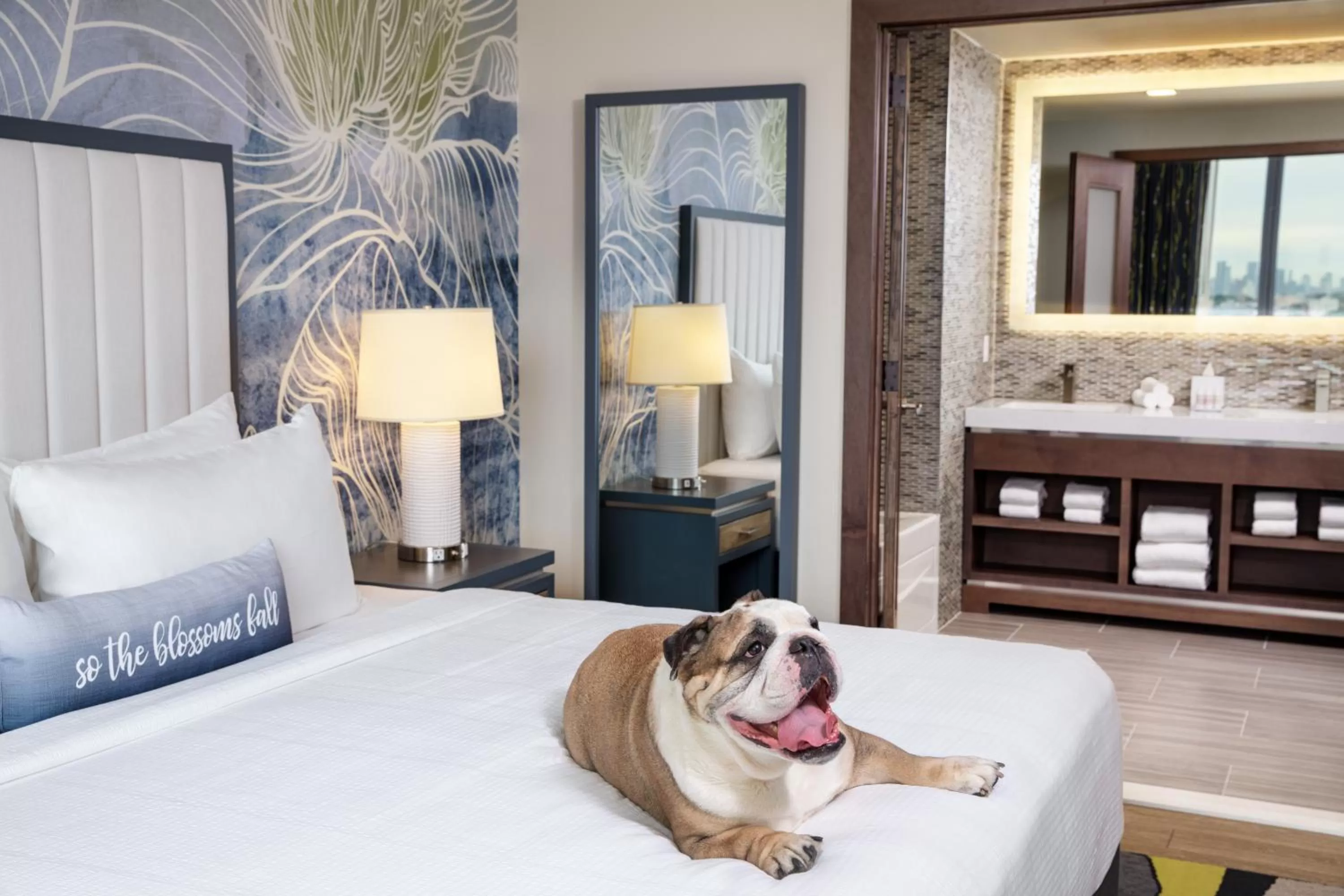 Pets, Bed in Hotel Indigo Flushing - LaGuardia