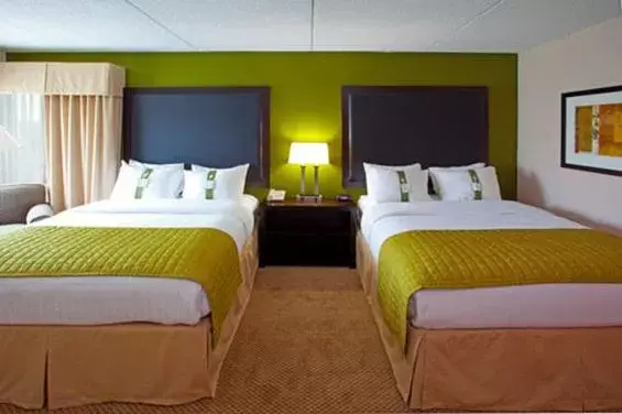 Photo of the whole room, Bed in Holiday Inn Manassas - Battlefield, an IHG Hotel