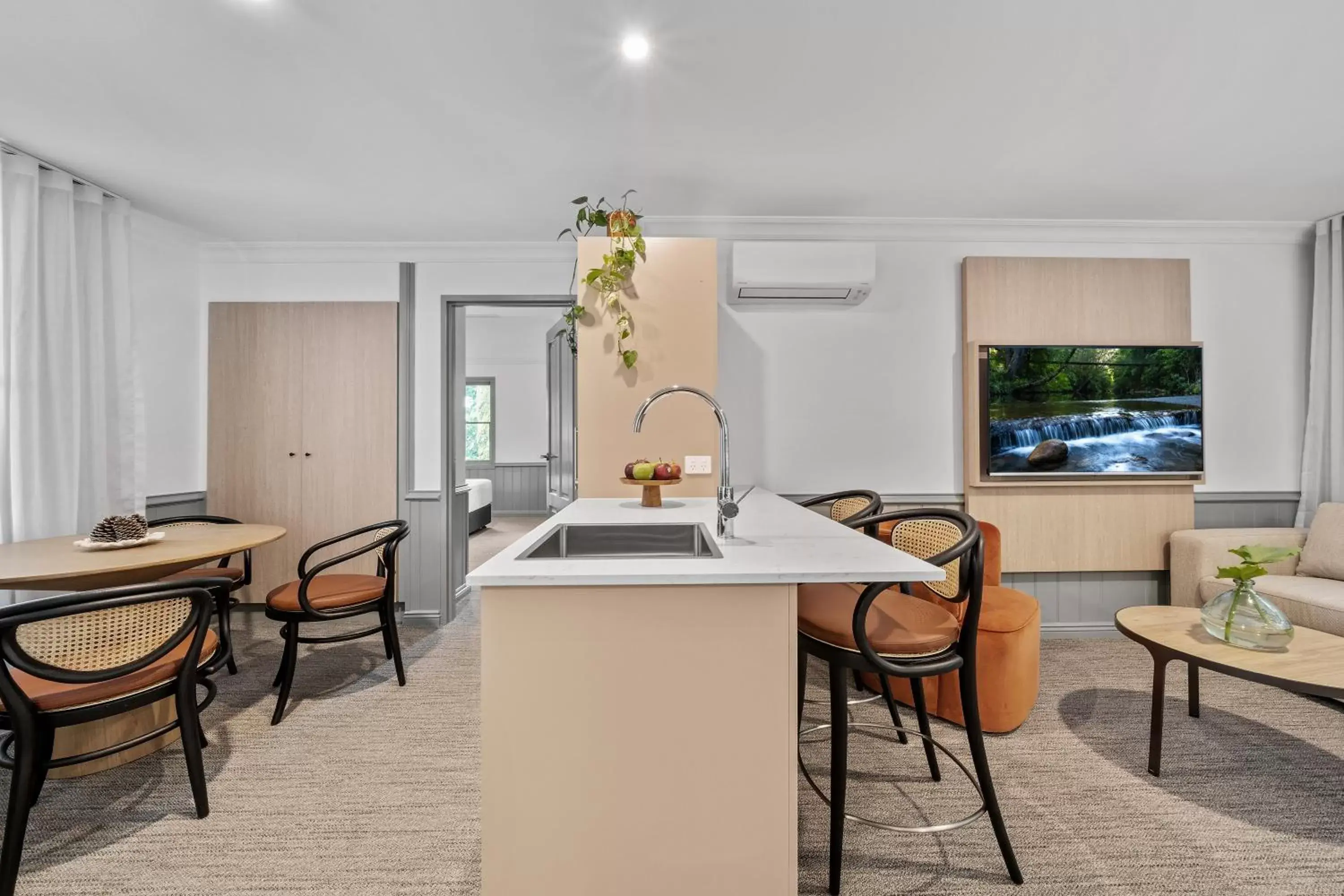 Seating area, Dining Area in Wildes Hotel Kangaroo Valley