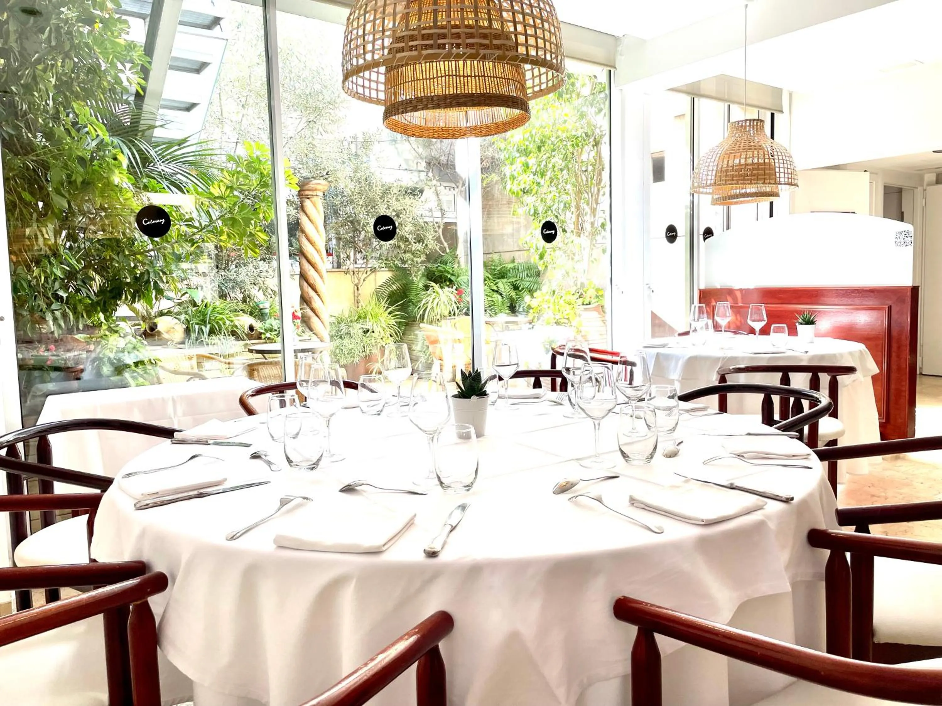 Restaurant/places to eat in Hotel Calasanz