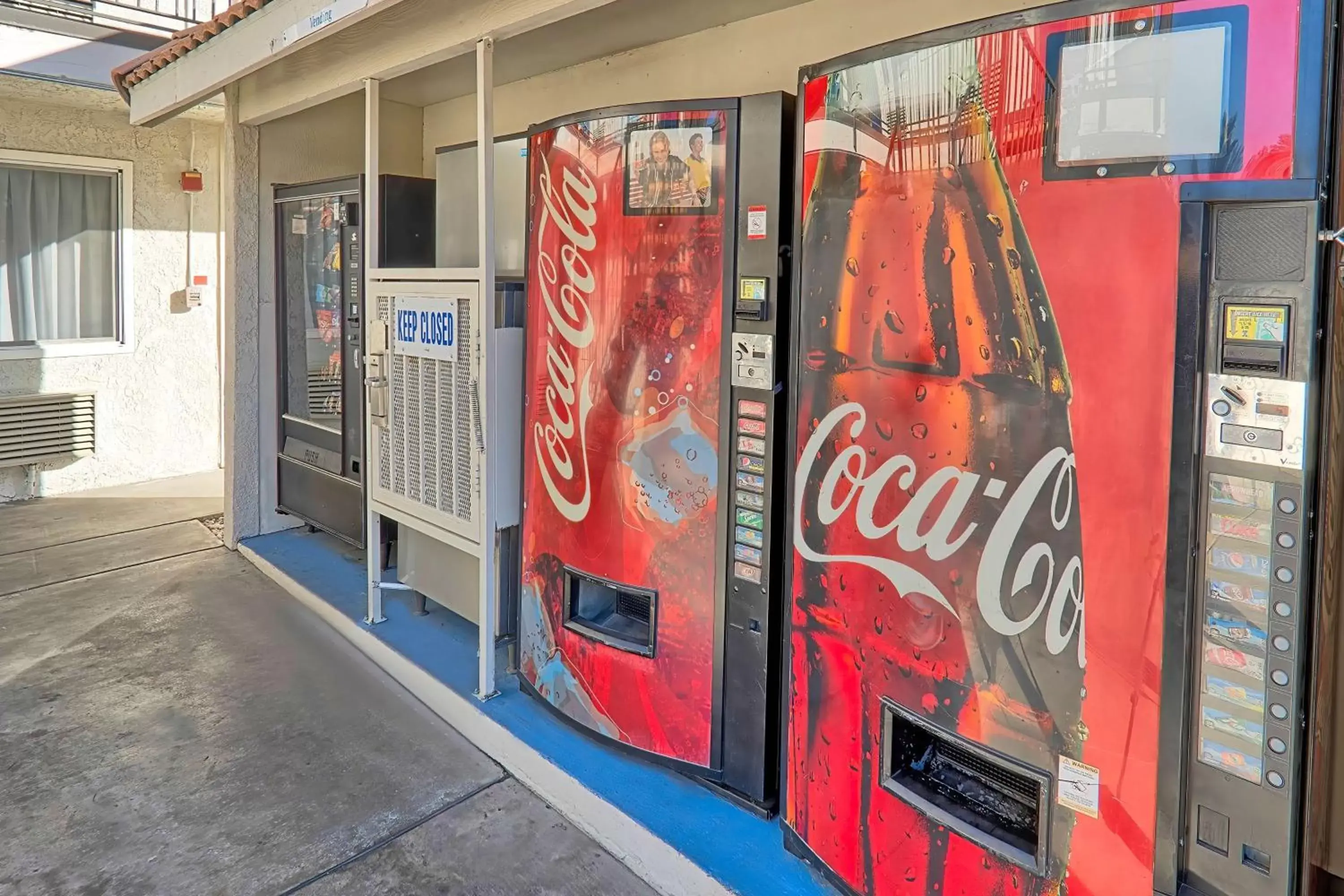 Property building in Motel 6-Lancaster, CA