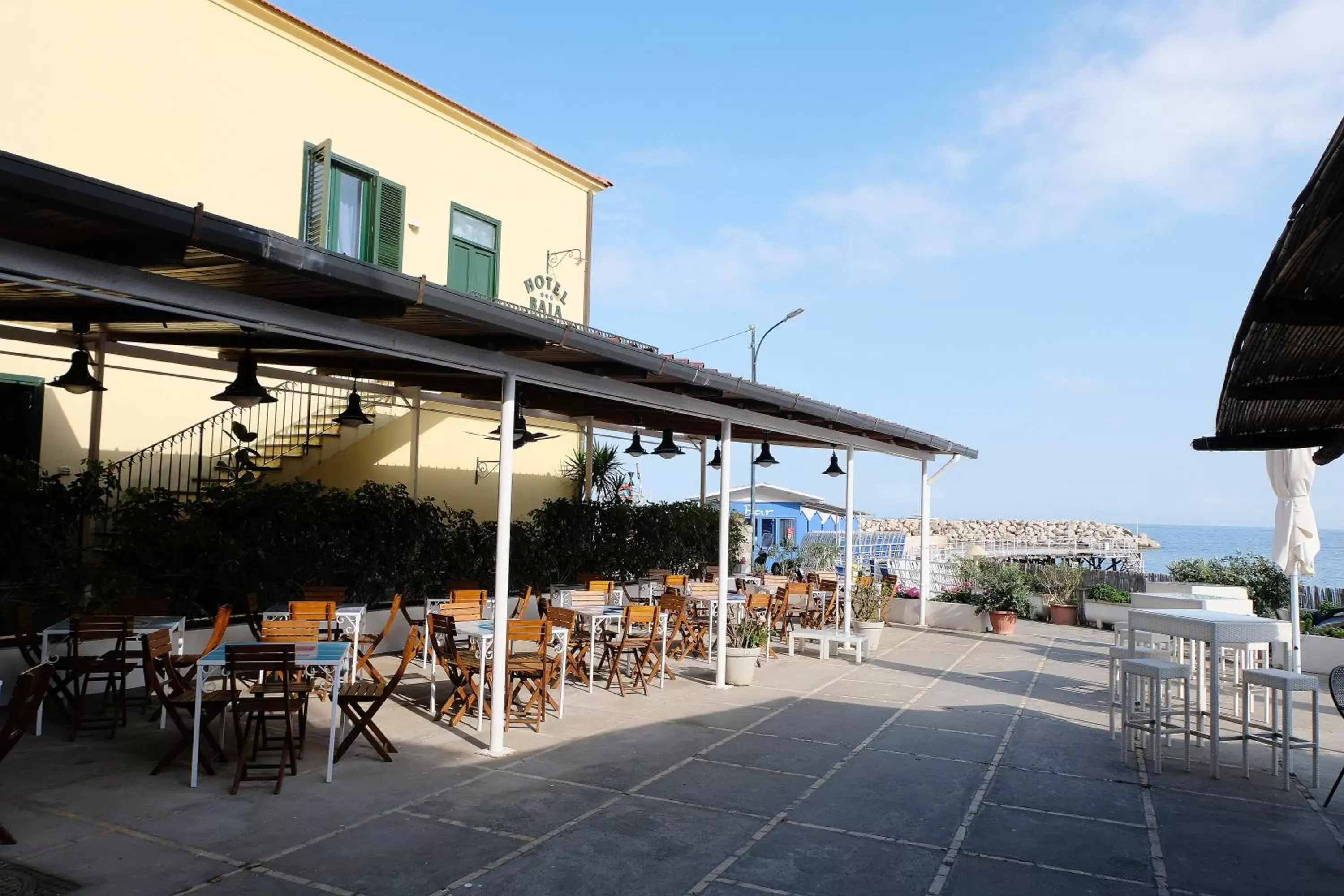 Restaurant/Places to Eat in Hotel Baia Di Puolo