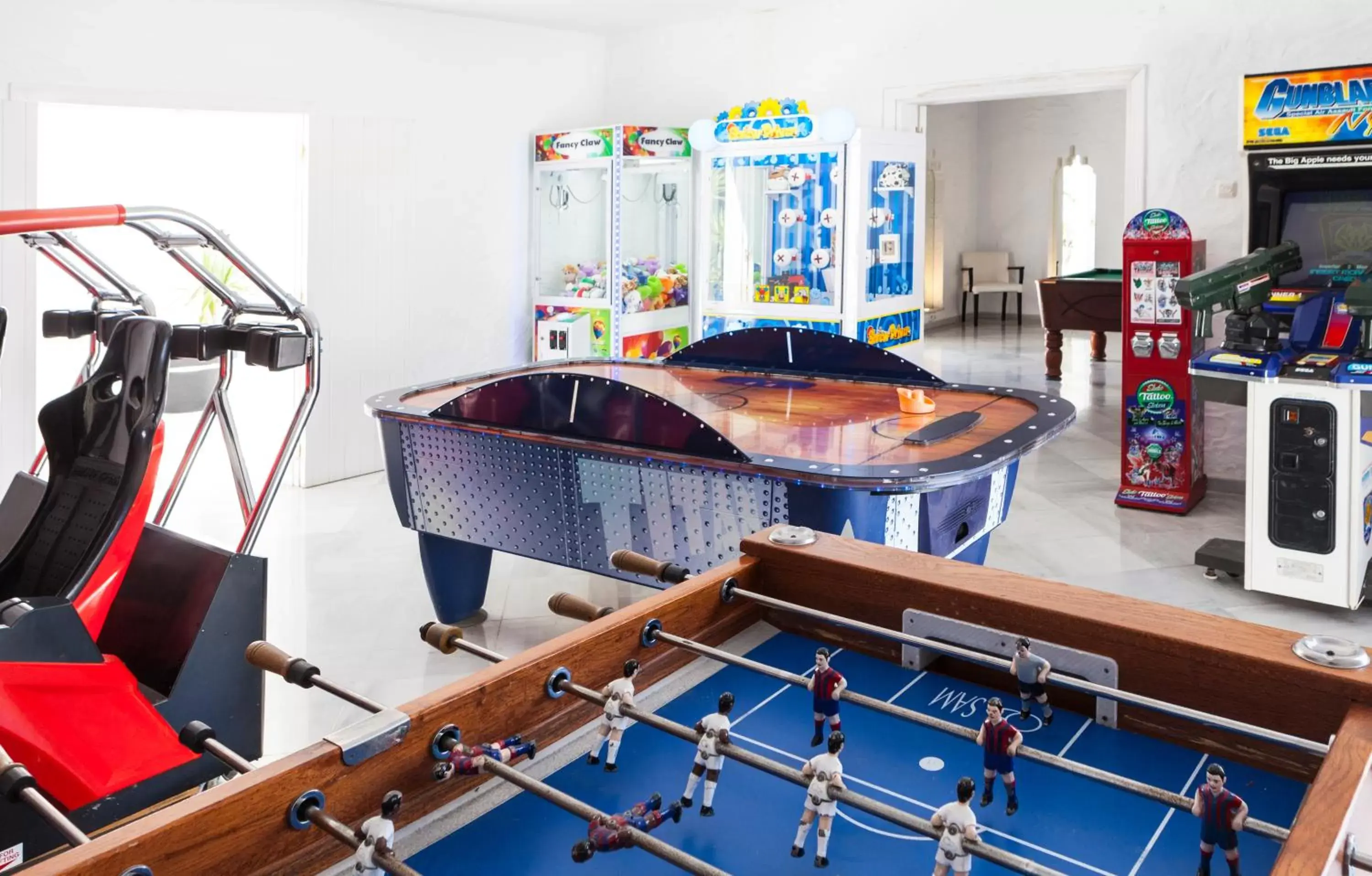Game Room, Billiards in Hotel Suites Albayzin Del Mar