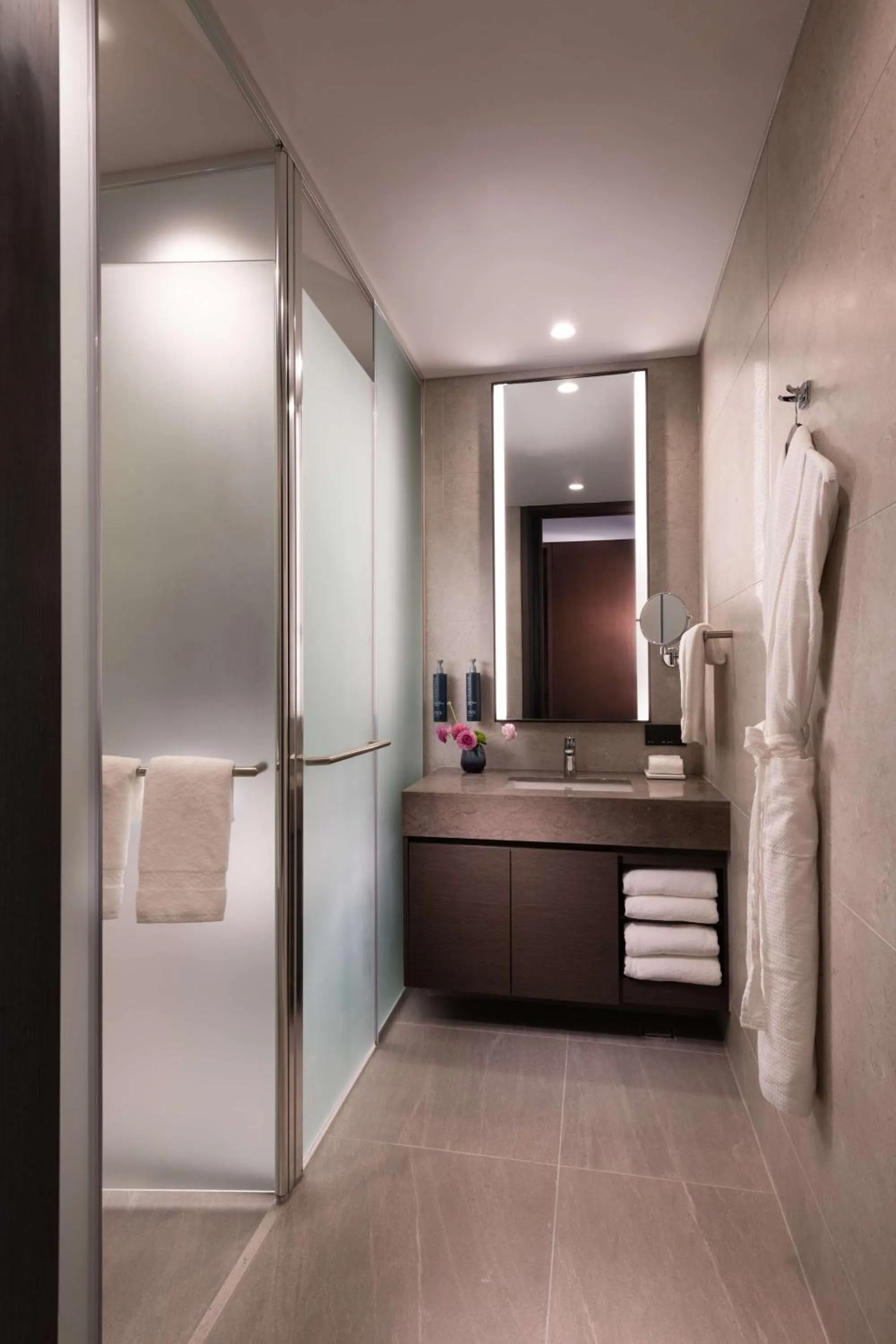 Bathroom, Bed in DoubleTree By Hilton Seoul Pangyo Residences