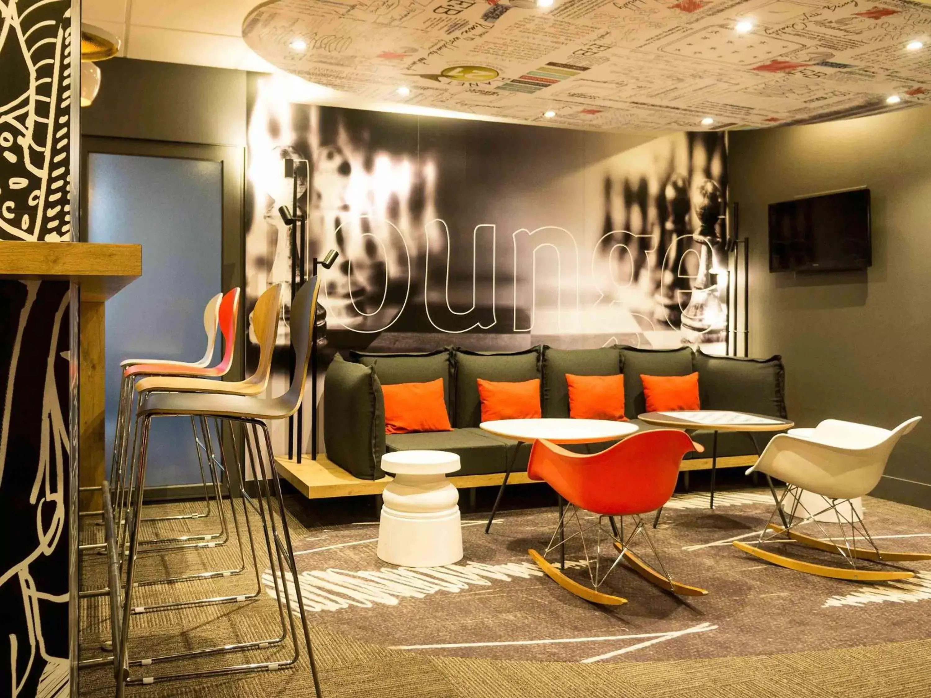 Lounge or bar, Lounge/Bar in ibis Orleans Centre Gare