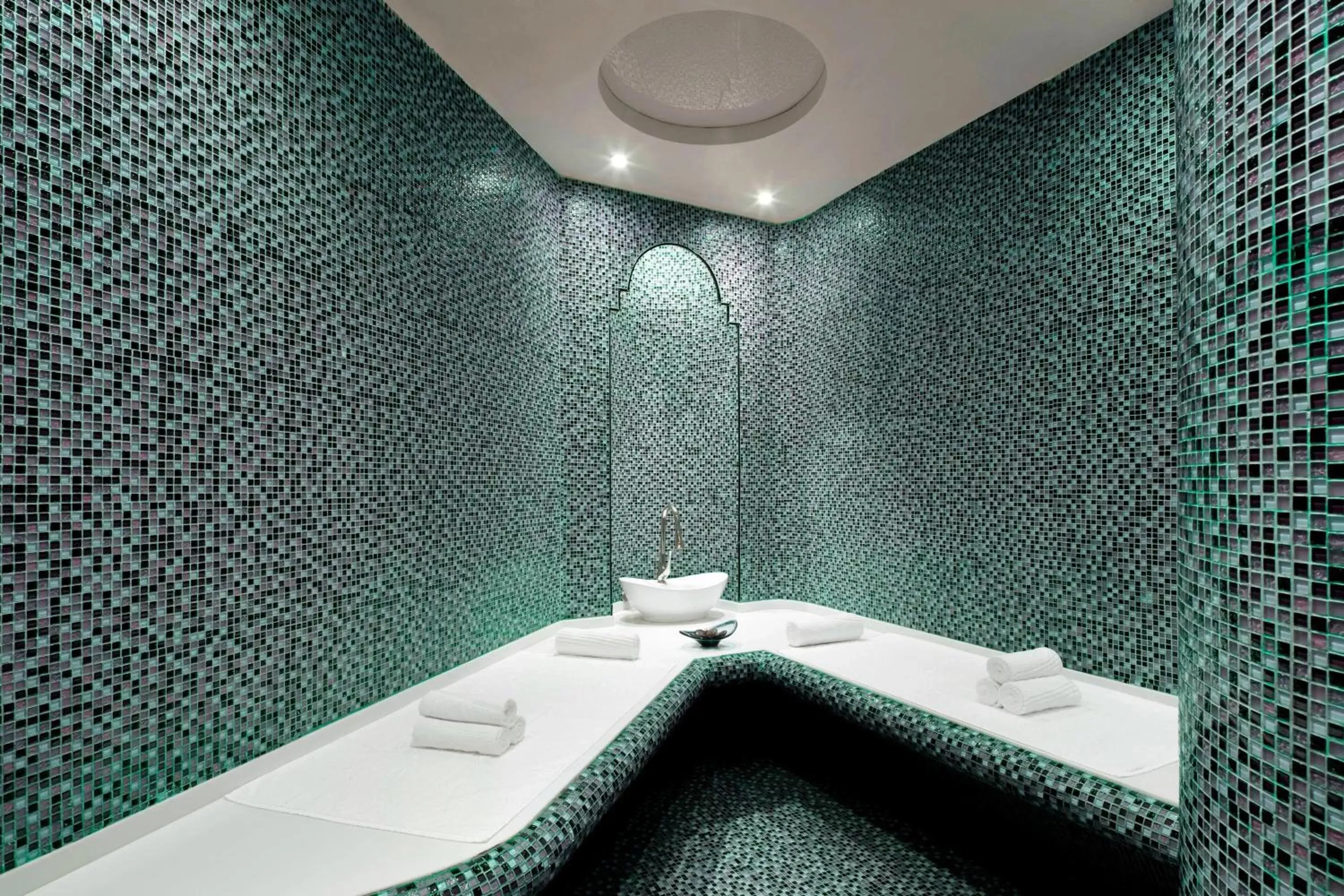 Spa and wellness centre/facilities, Bathroom in Sheraton Jumeirah Beach Resort