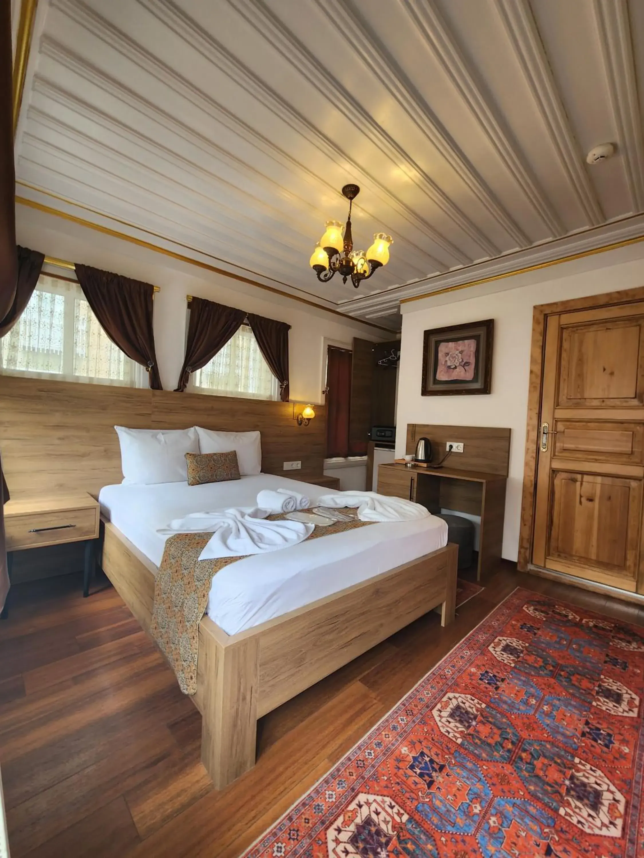 Photo of the whole room, Bed in Kadıköy White House