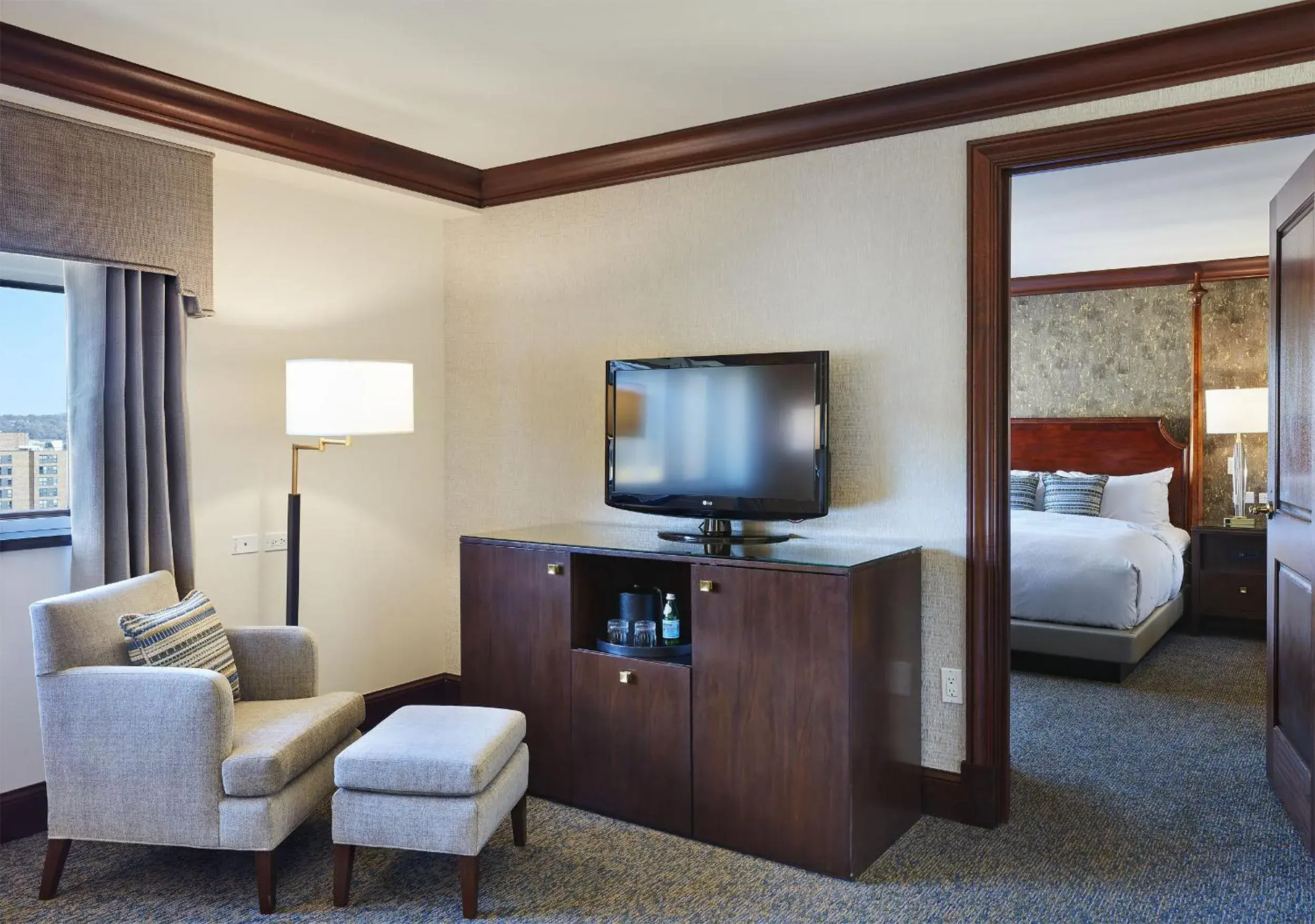 Executive Suite in The Towers at The Kahler Grand Executive Suite in The Towers at The Kahler Grand