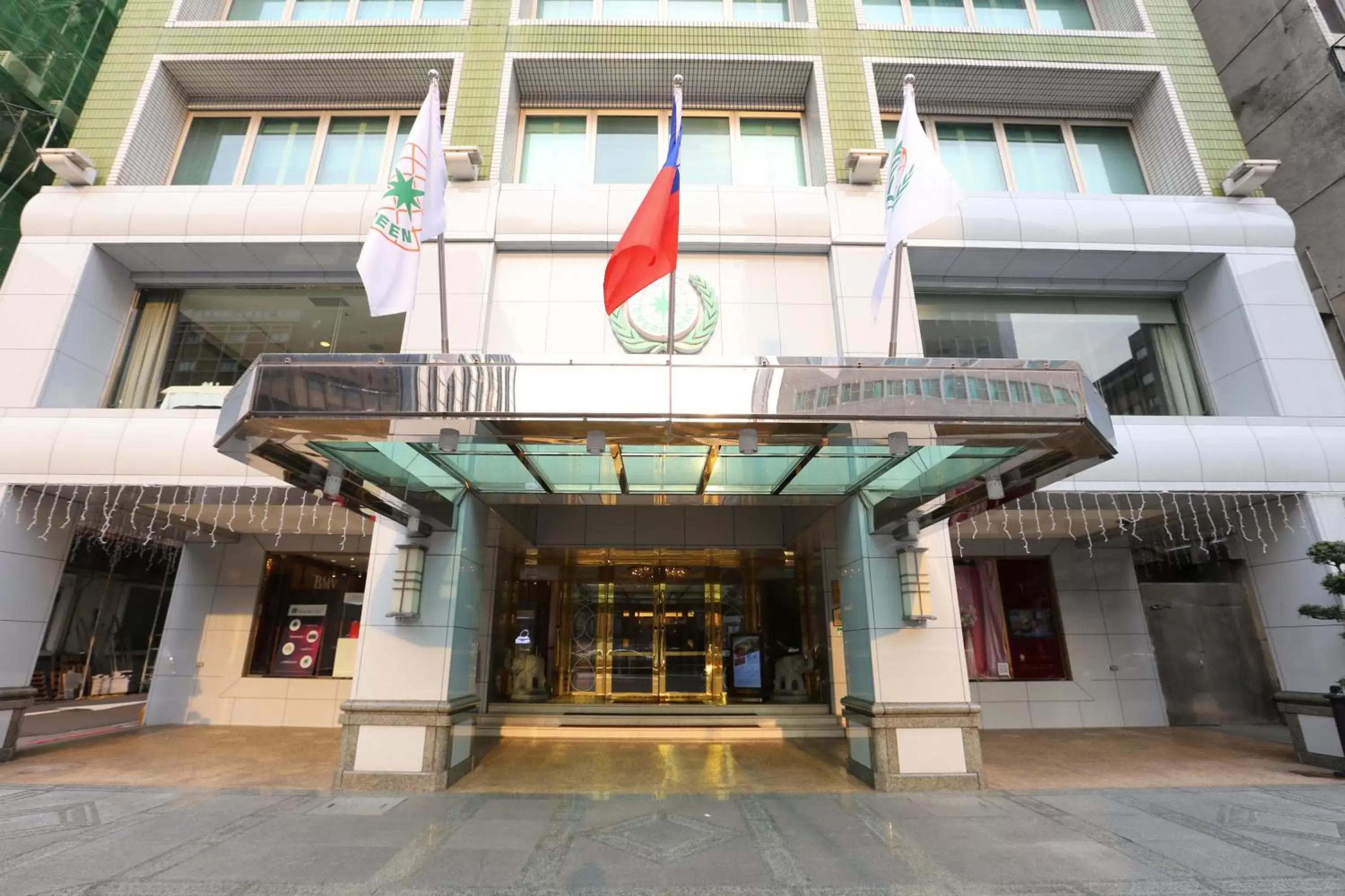 Facade/entrance in Evergreen Laurel Hotel Taipei