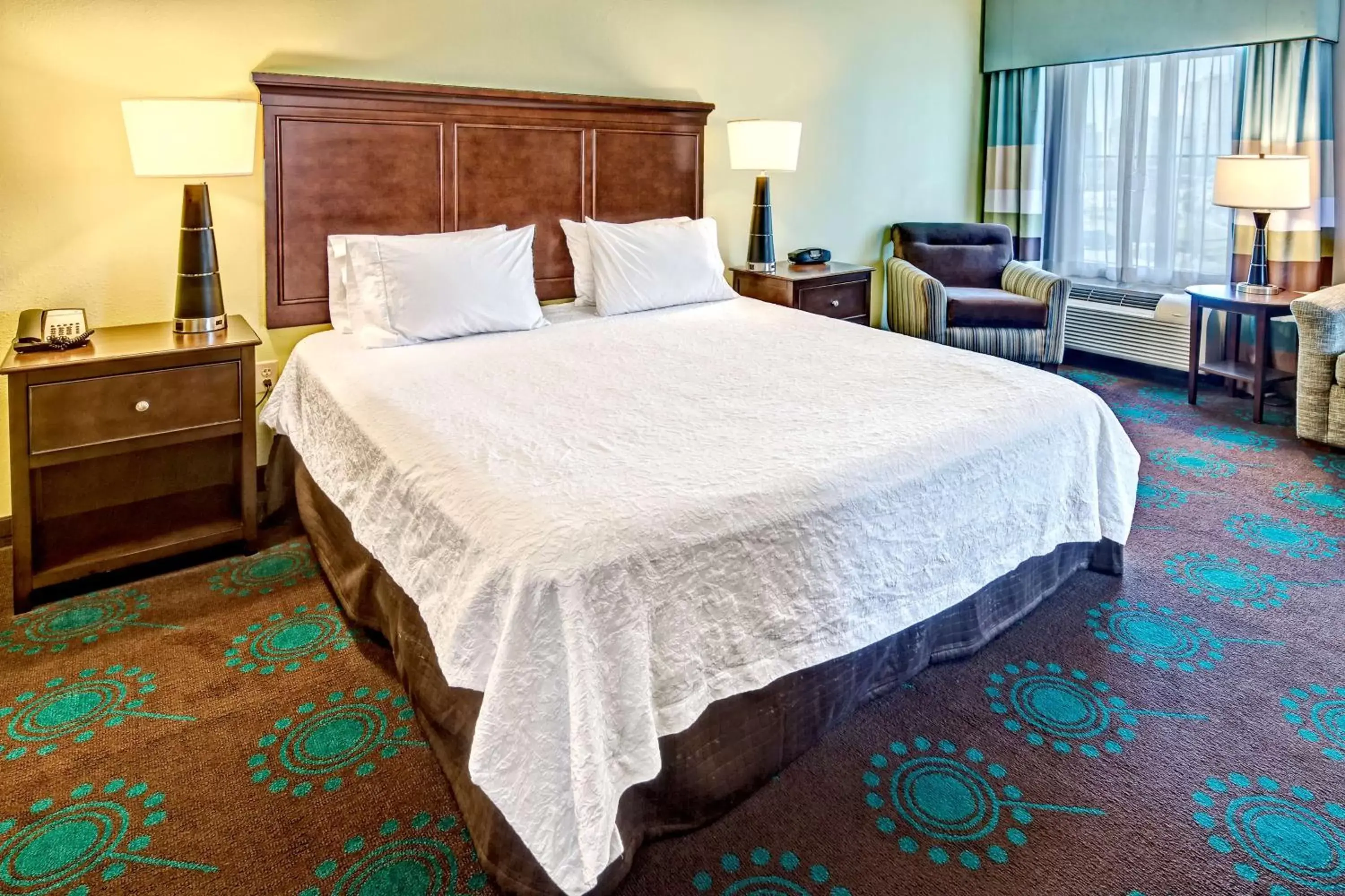 Bed in Hampton Inn & Suites Destin