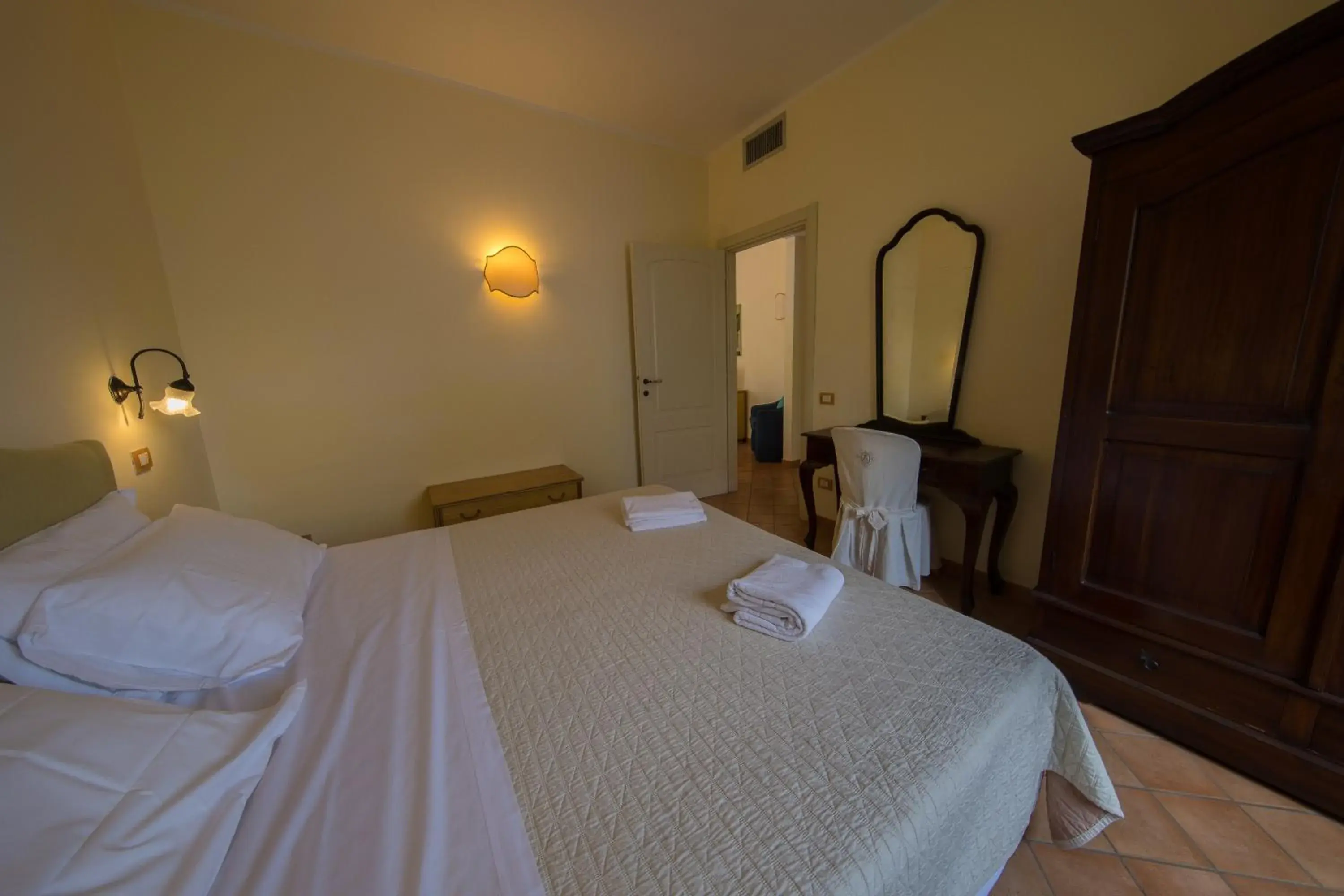 Bed in Hotel Scapolatiello