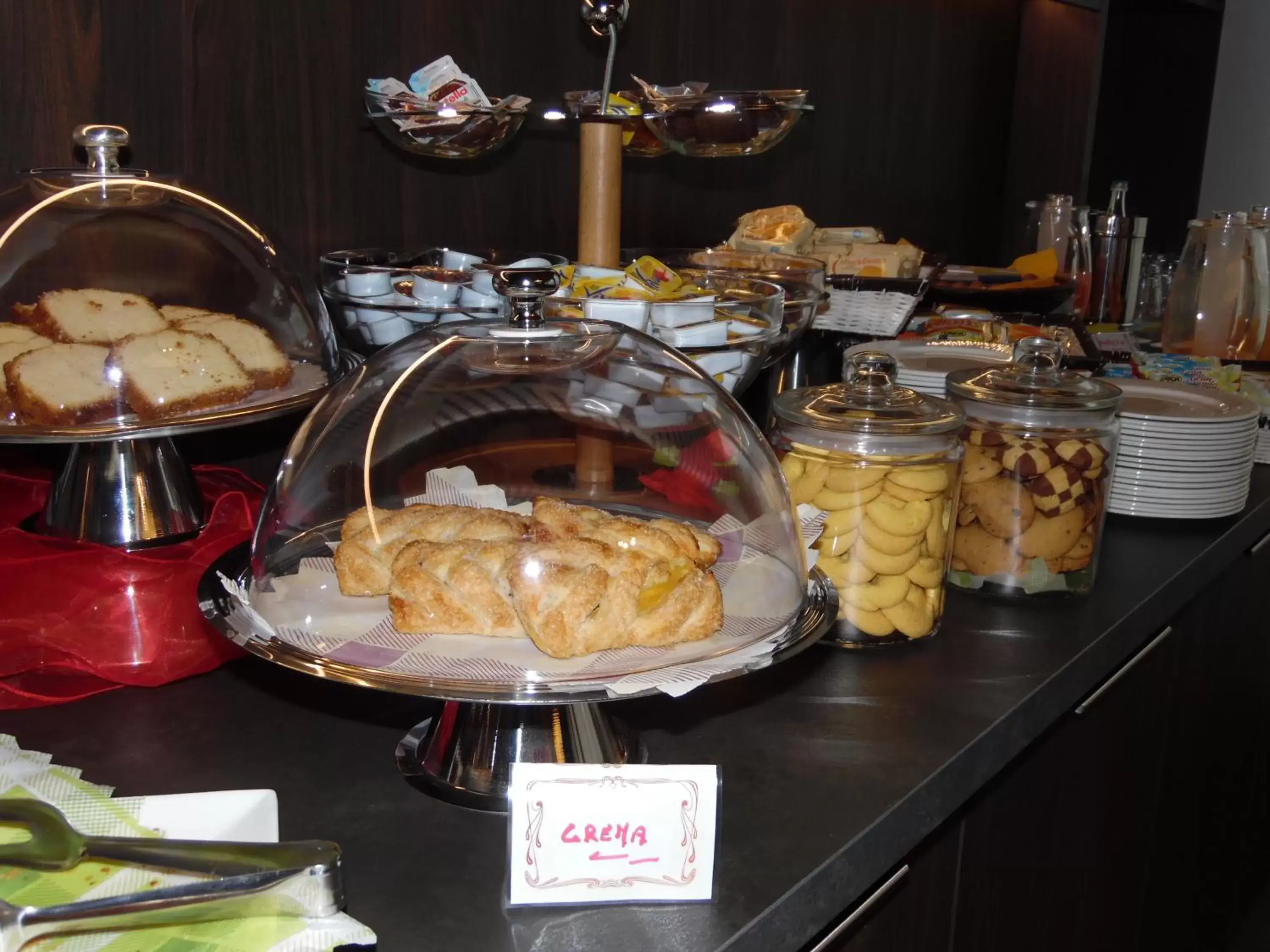 Buffet breakfast in Bis Hotel Varese