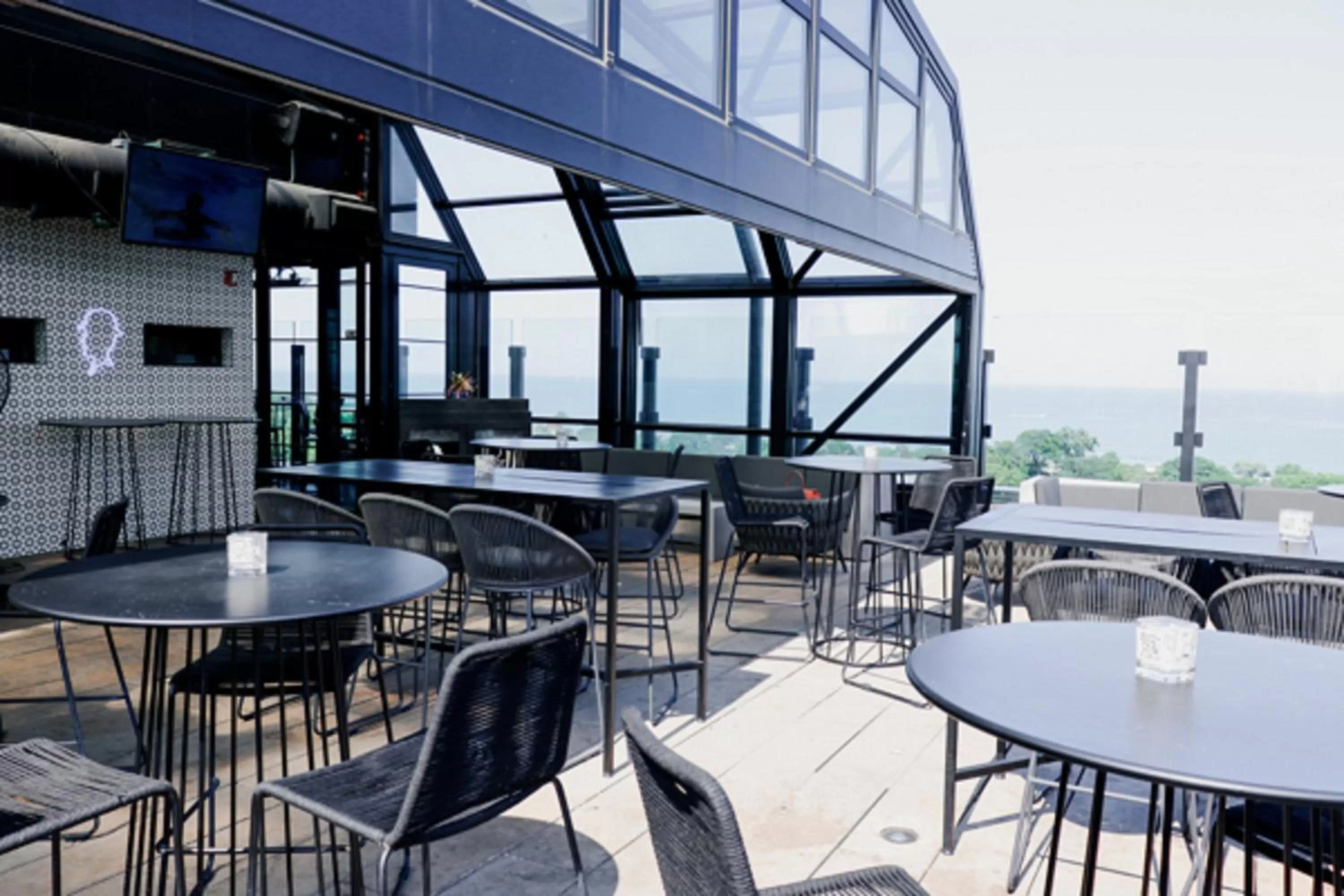 Restaurant/places to eat in Hotel Lincoln