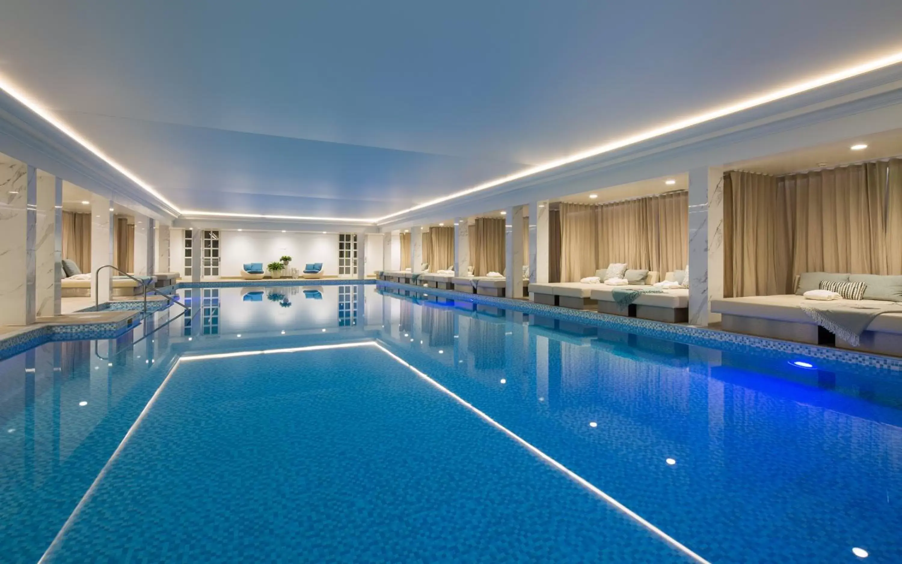 Swimming pool in Eastwell Manor, Champneys Hotel & Spa Swimming pool in Eastwell Manor, Champneys Hotel & Spa