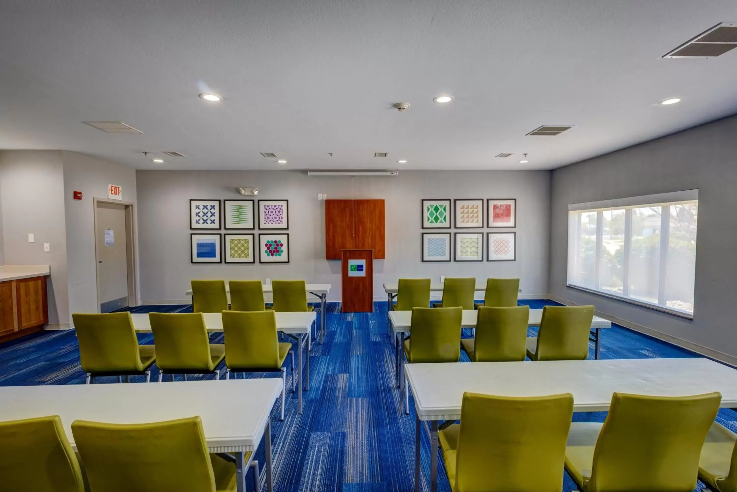 Meeting/conference room, Restaurant/Places to Eat in Holiday Inn Express Hotel & Suites Shelbyville, an IHG Hotel