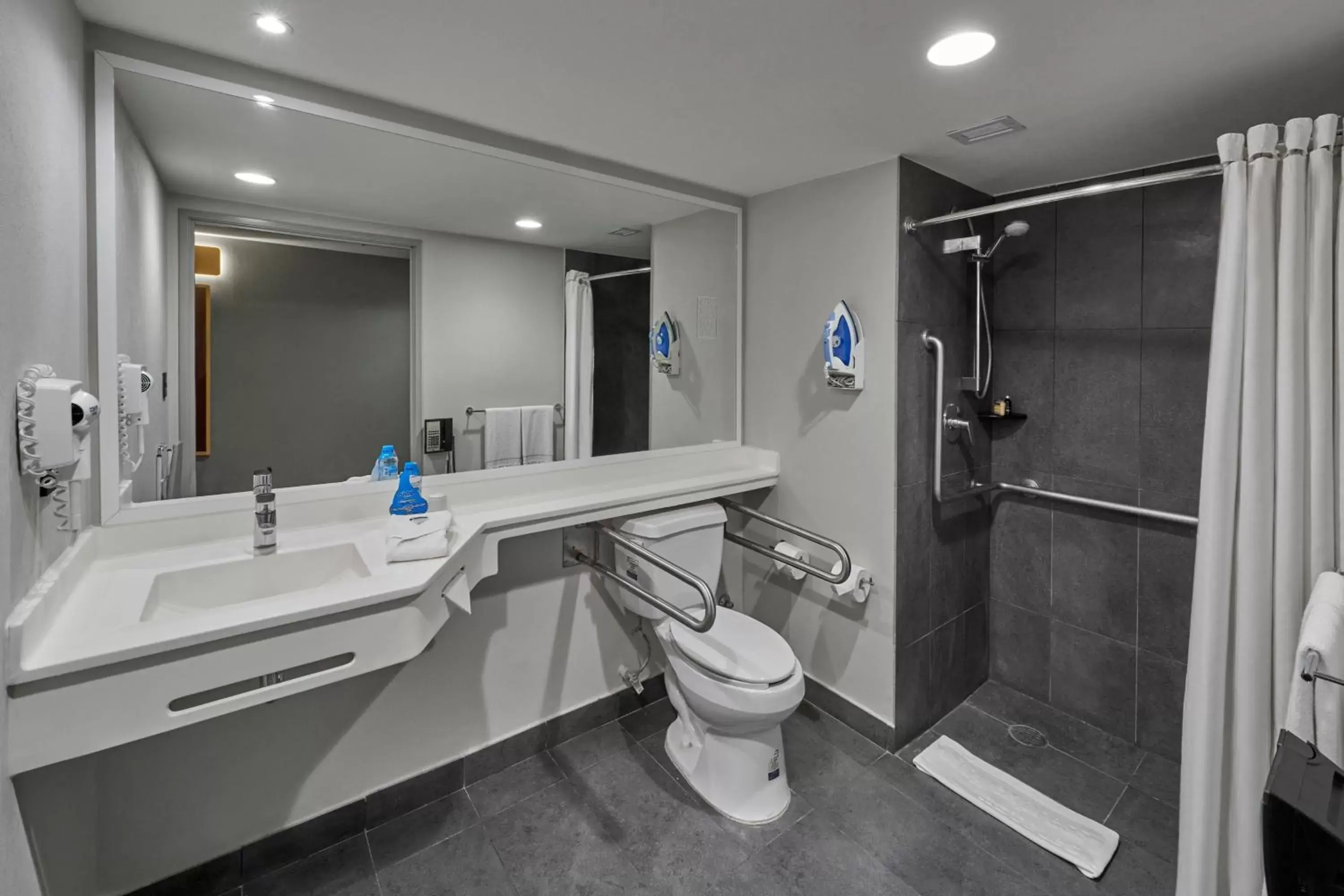 Bathroom in City Express by Marriott Mérida