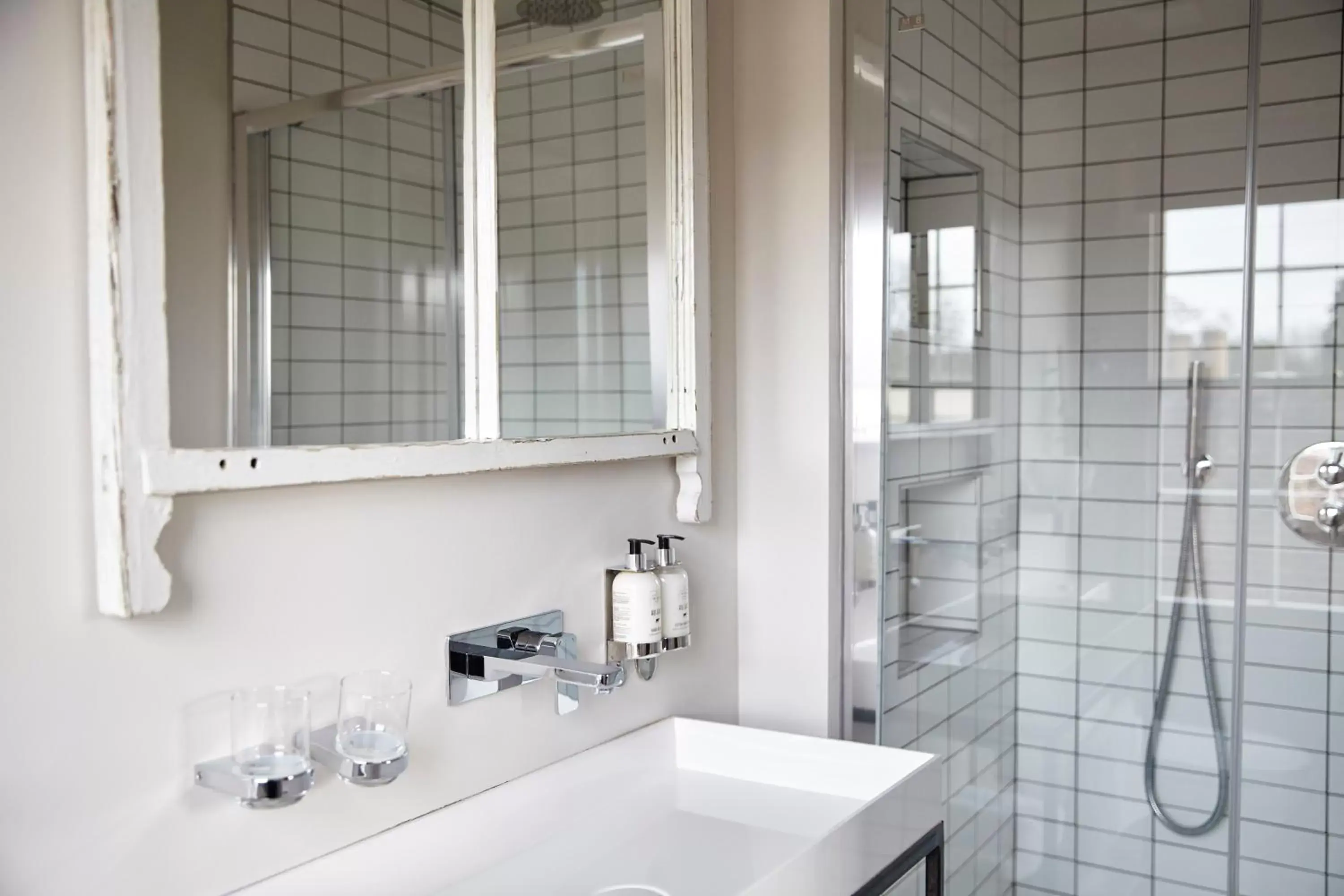 Shower, Bathroom in Hertford House