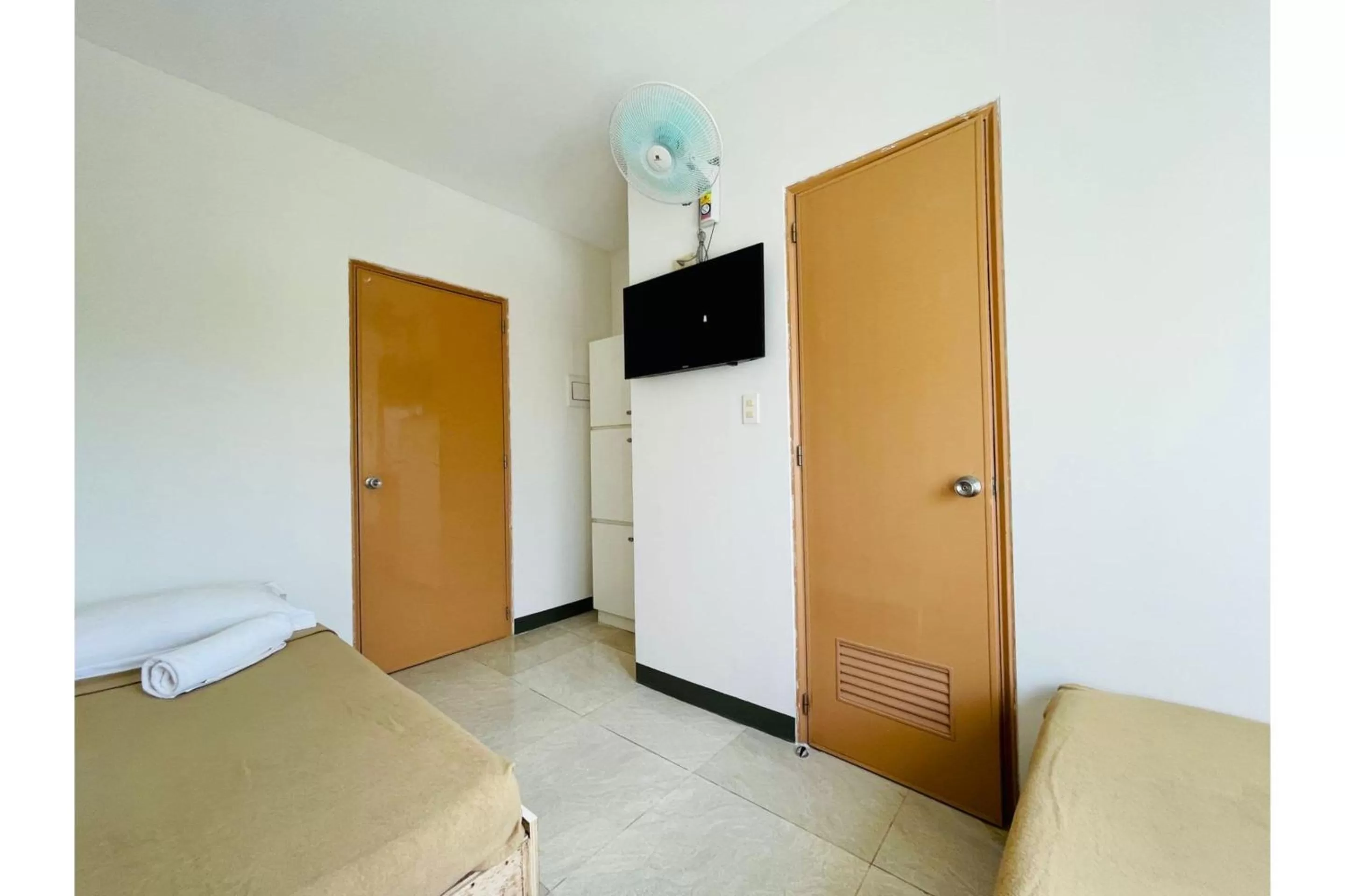 Bedroom, Bed in OYO 823 Stay Inn