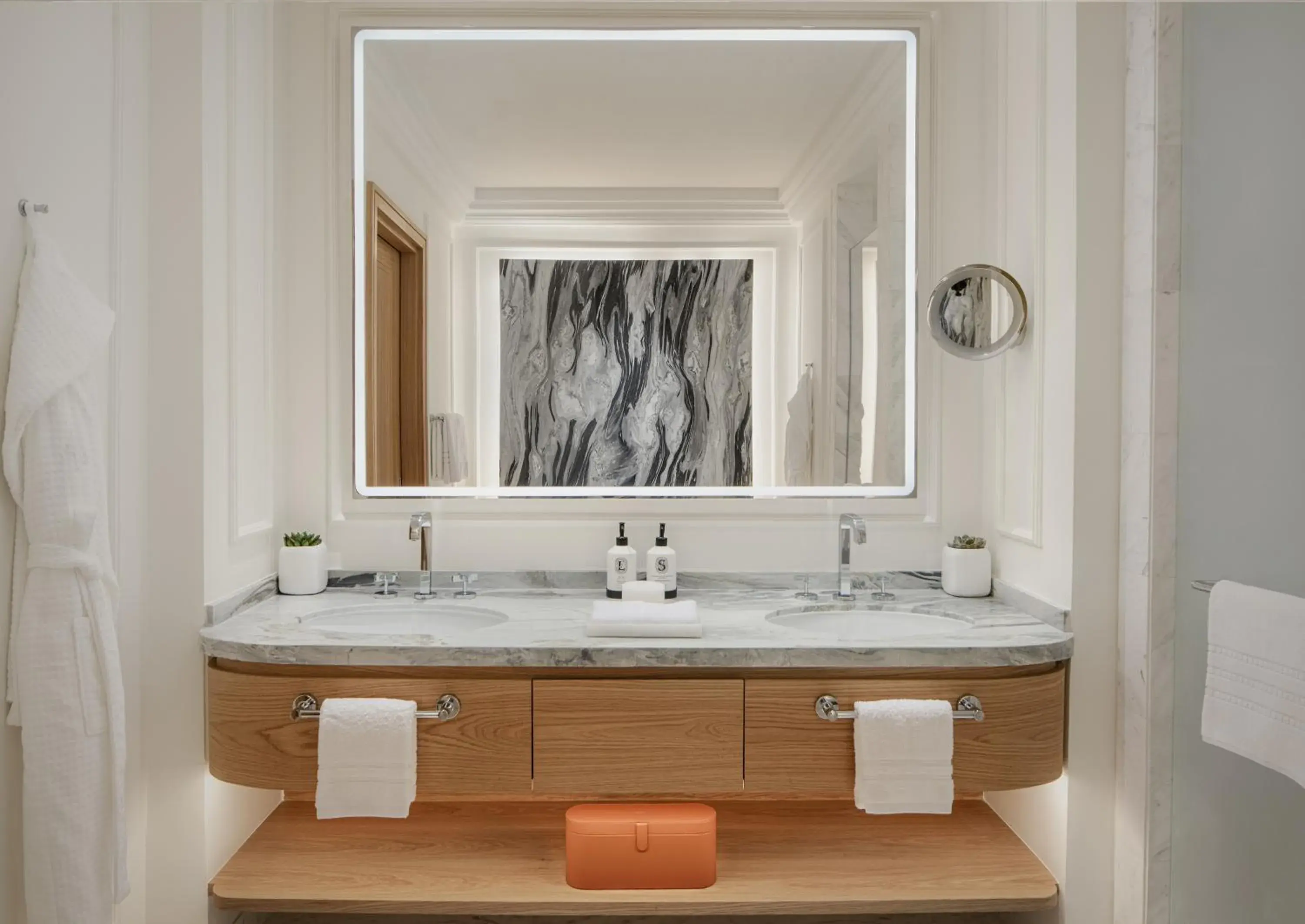 Bathroom in Four Seasons Resort and Residences at The Pearl - Qatar