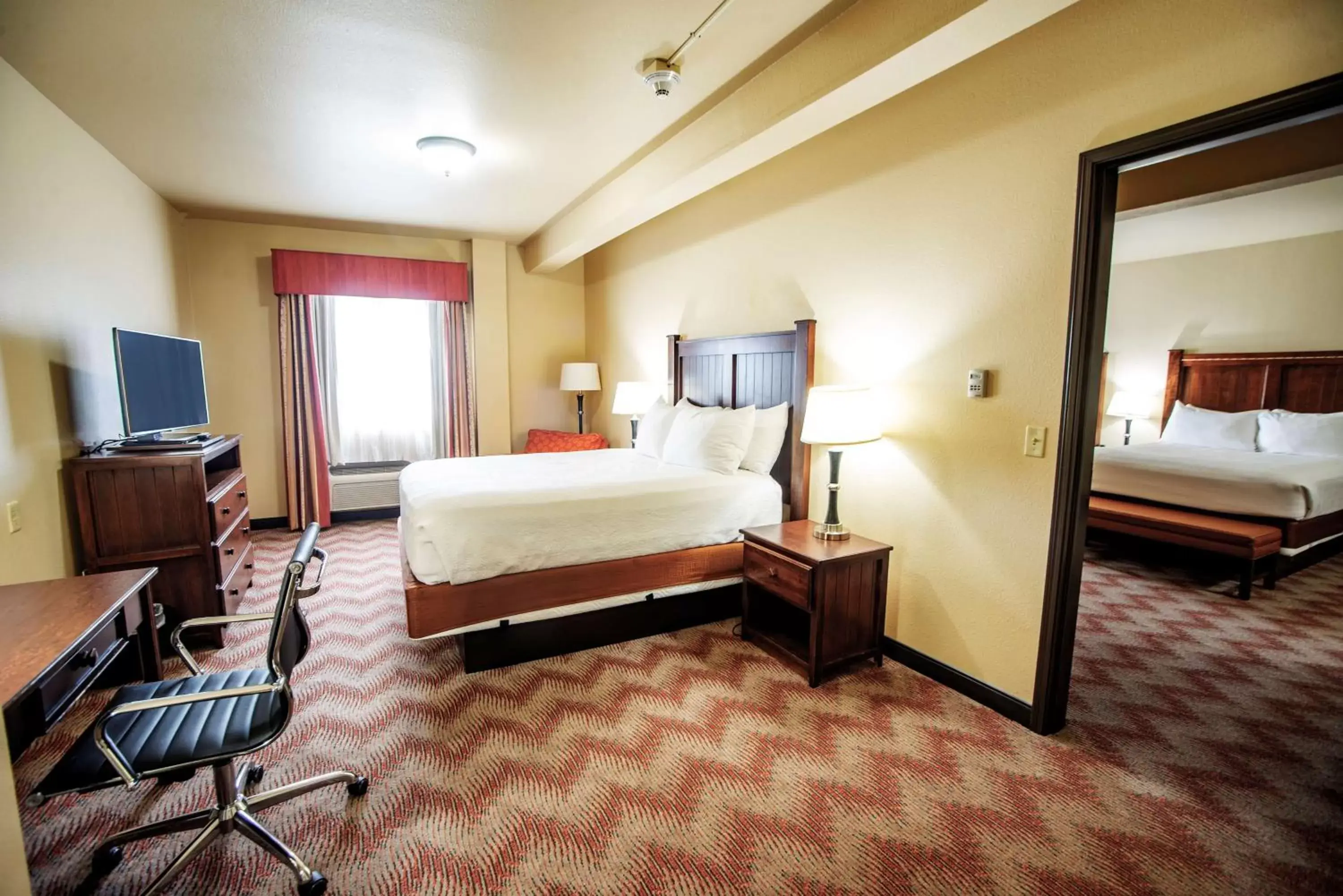 Queen Suite with Three Queen Beds - Non-Smoking in Best Western PLUS Cimarron Hotel & Suites