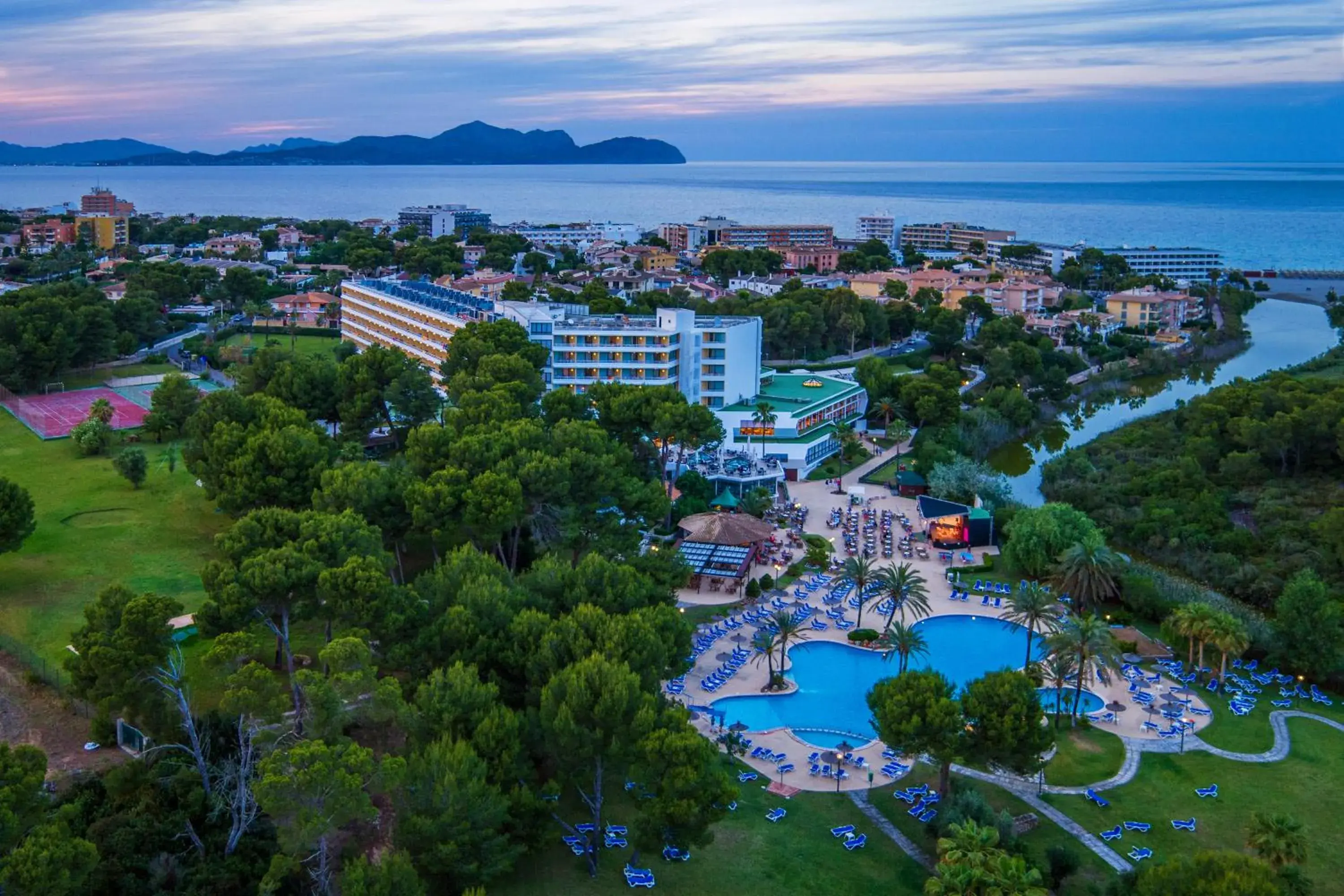 Property building, Bird's-eye View in Exagon Park