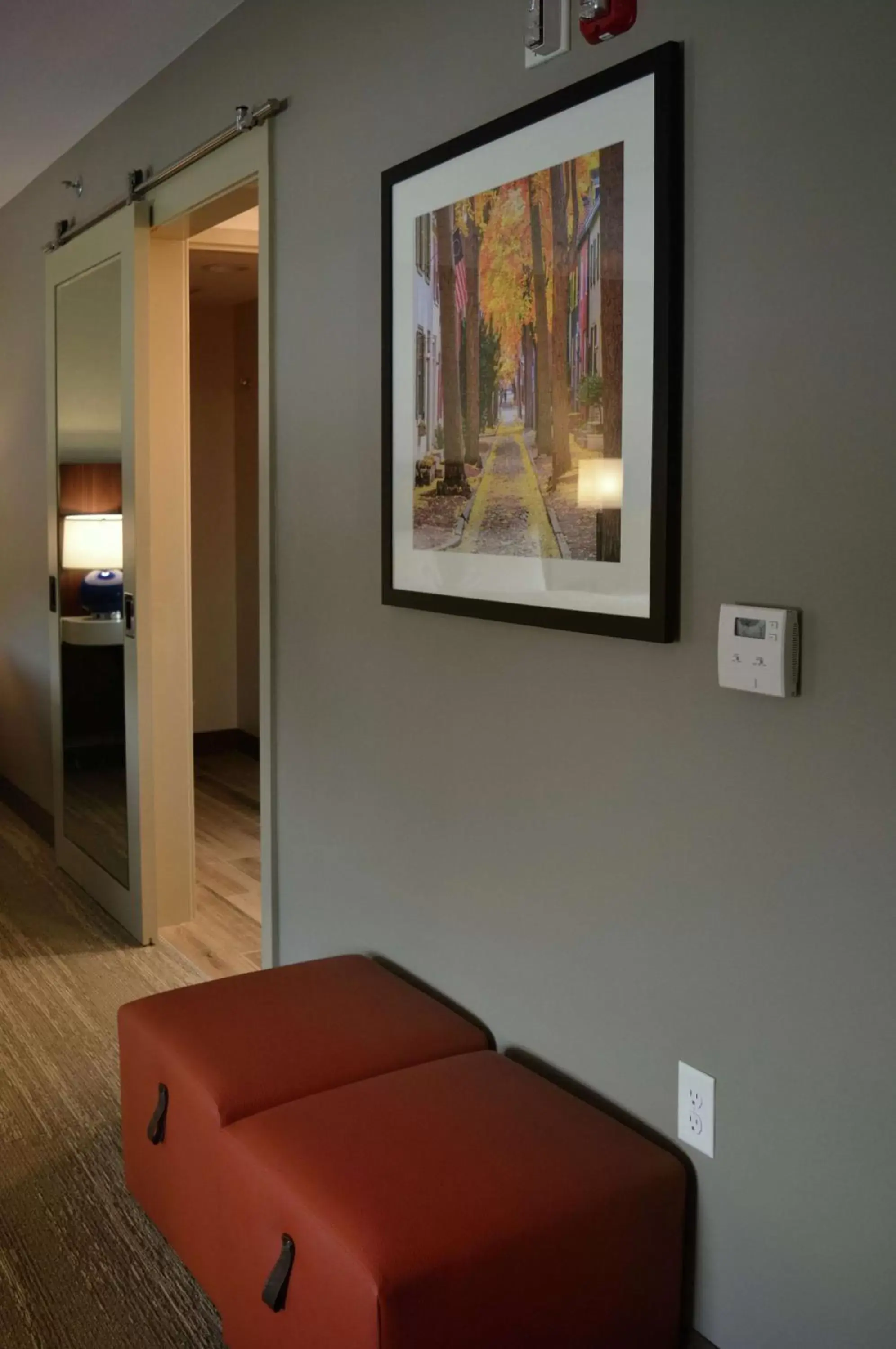 Living room, Bed in Hampton Inn & Suites Philadelphia/Media