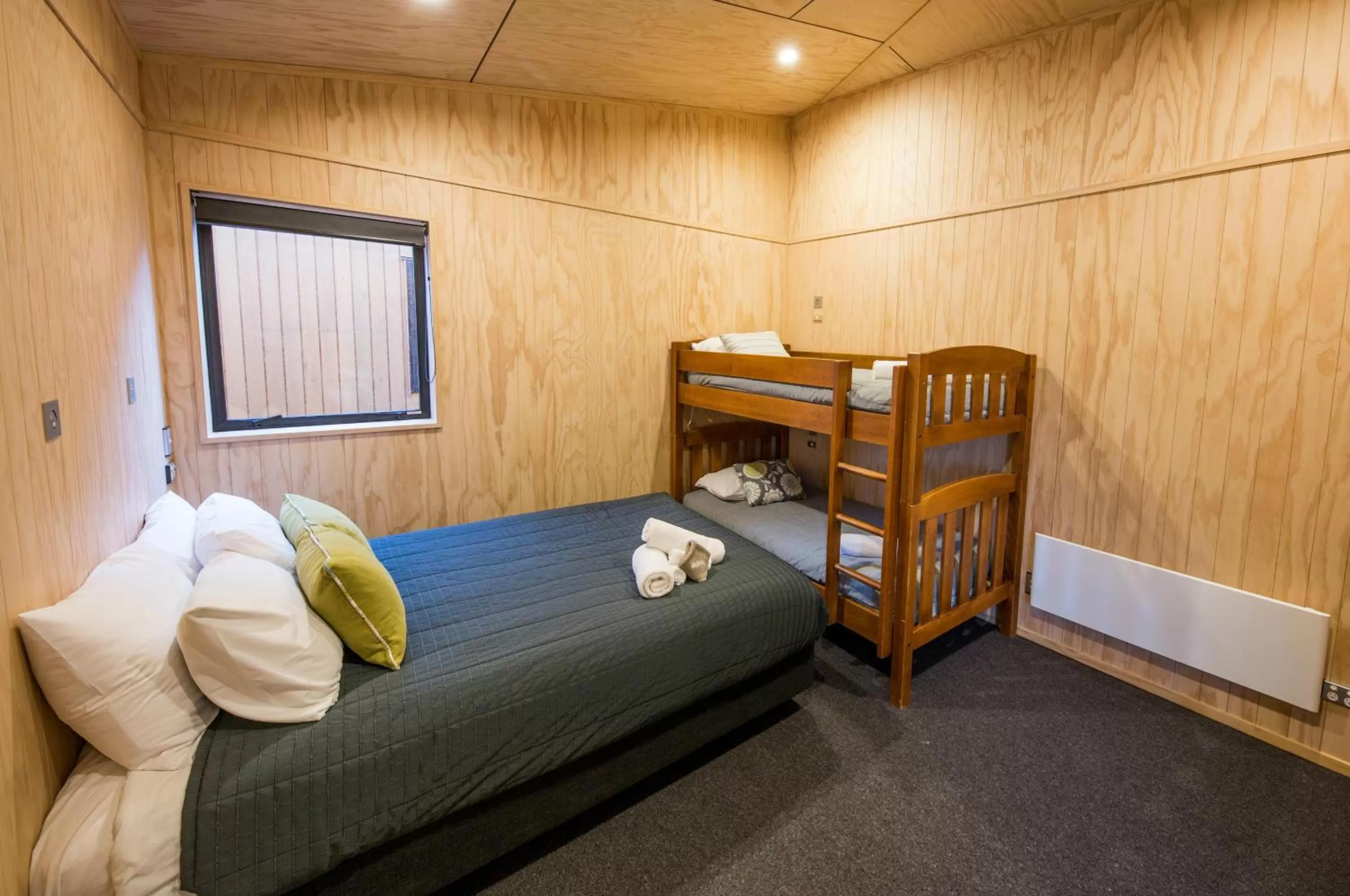 Bedroom in Apartments at Queenstown TOP 10 Holiday Park