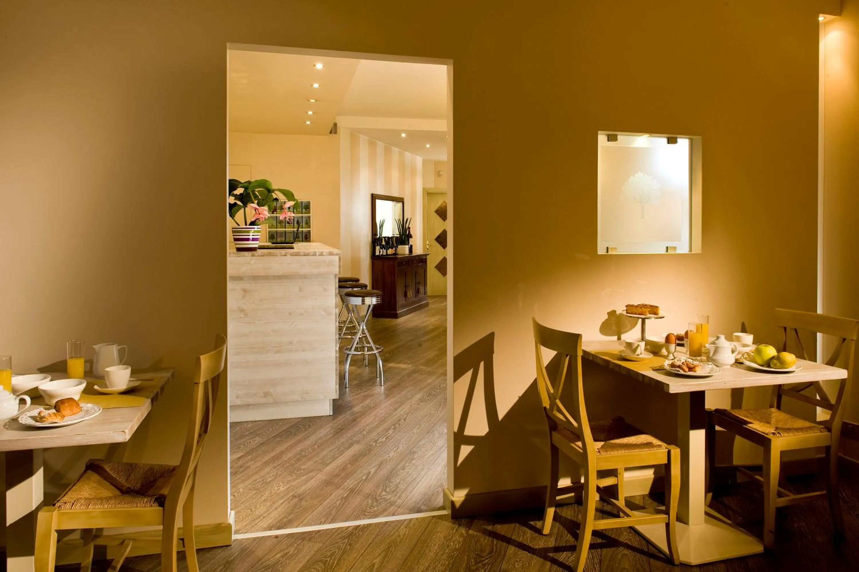 Restaurant/places to eat in Hotel Noce